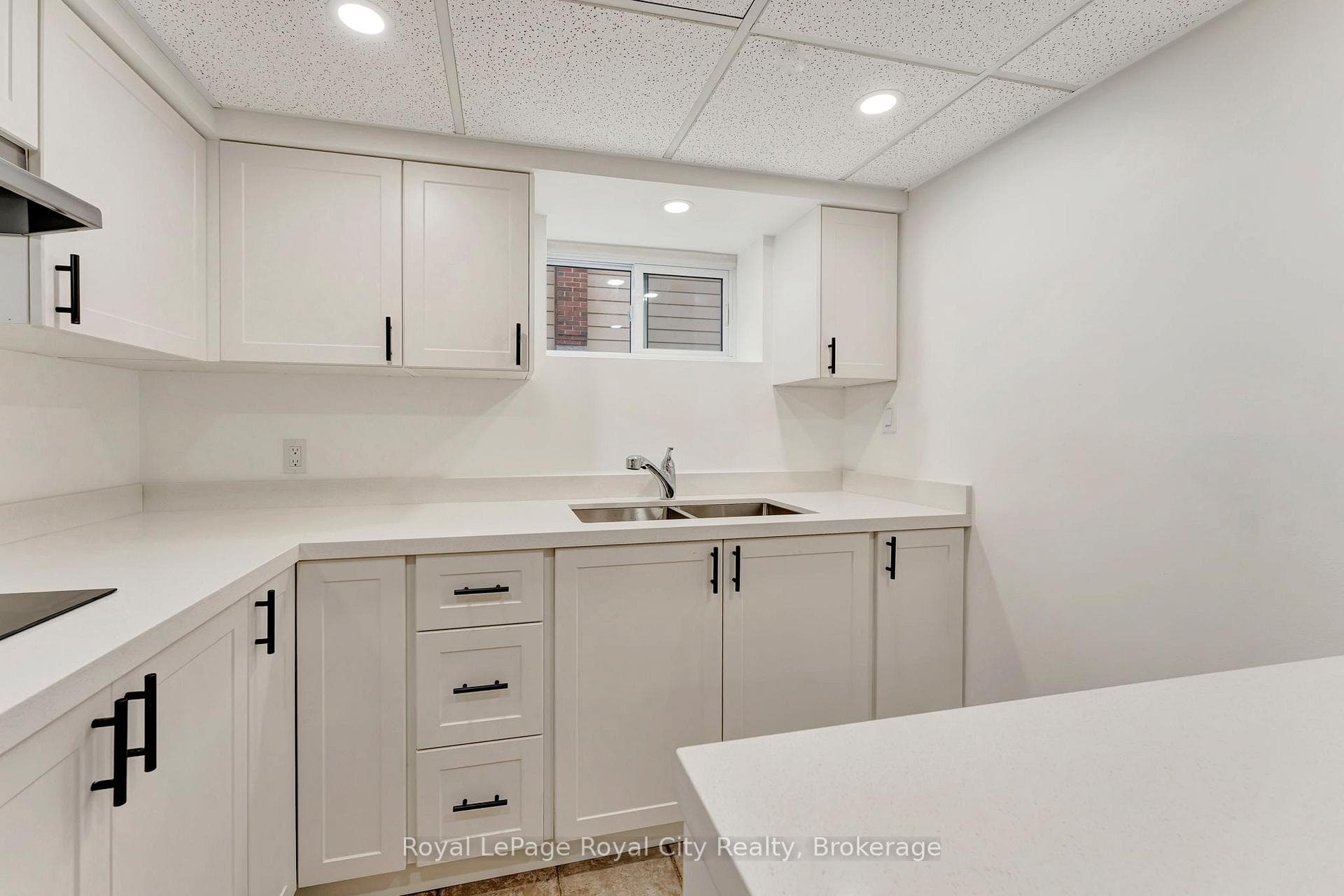 379 East 27th Street photo 17