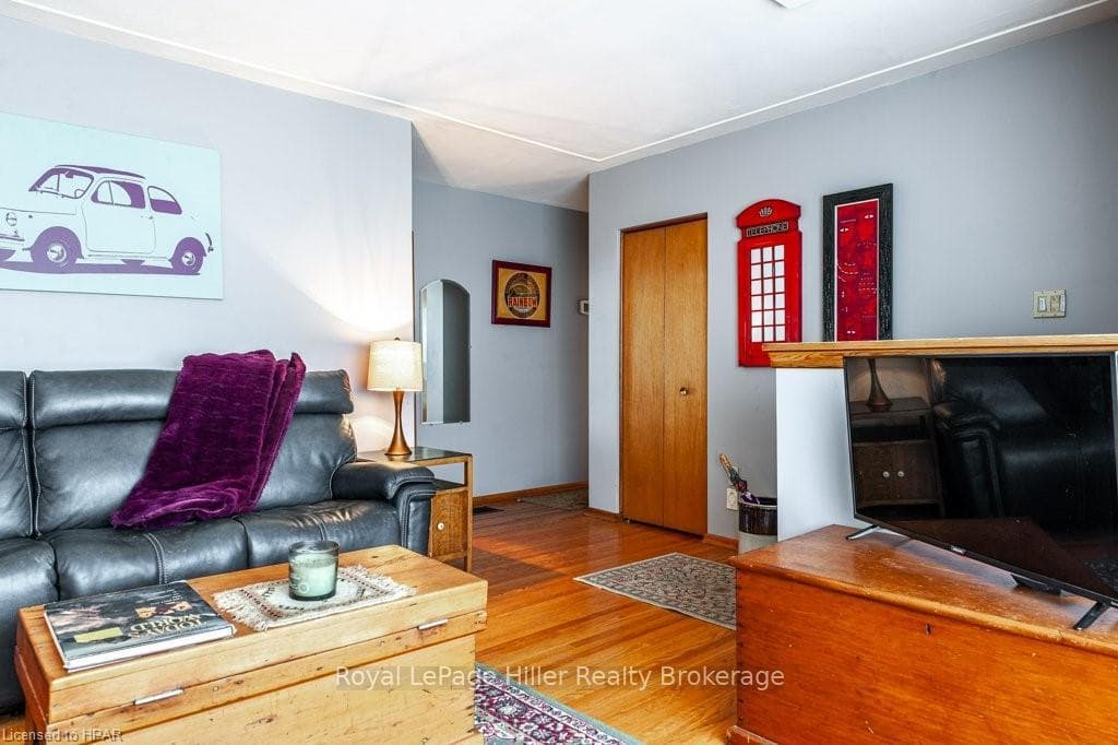 51 GORDON Street photo 8