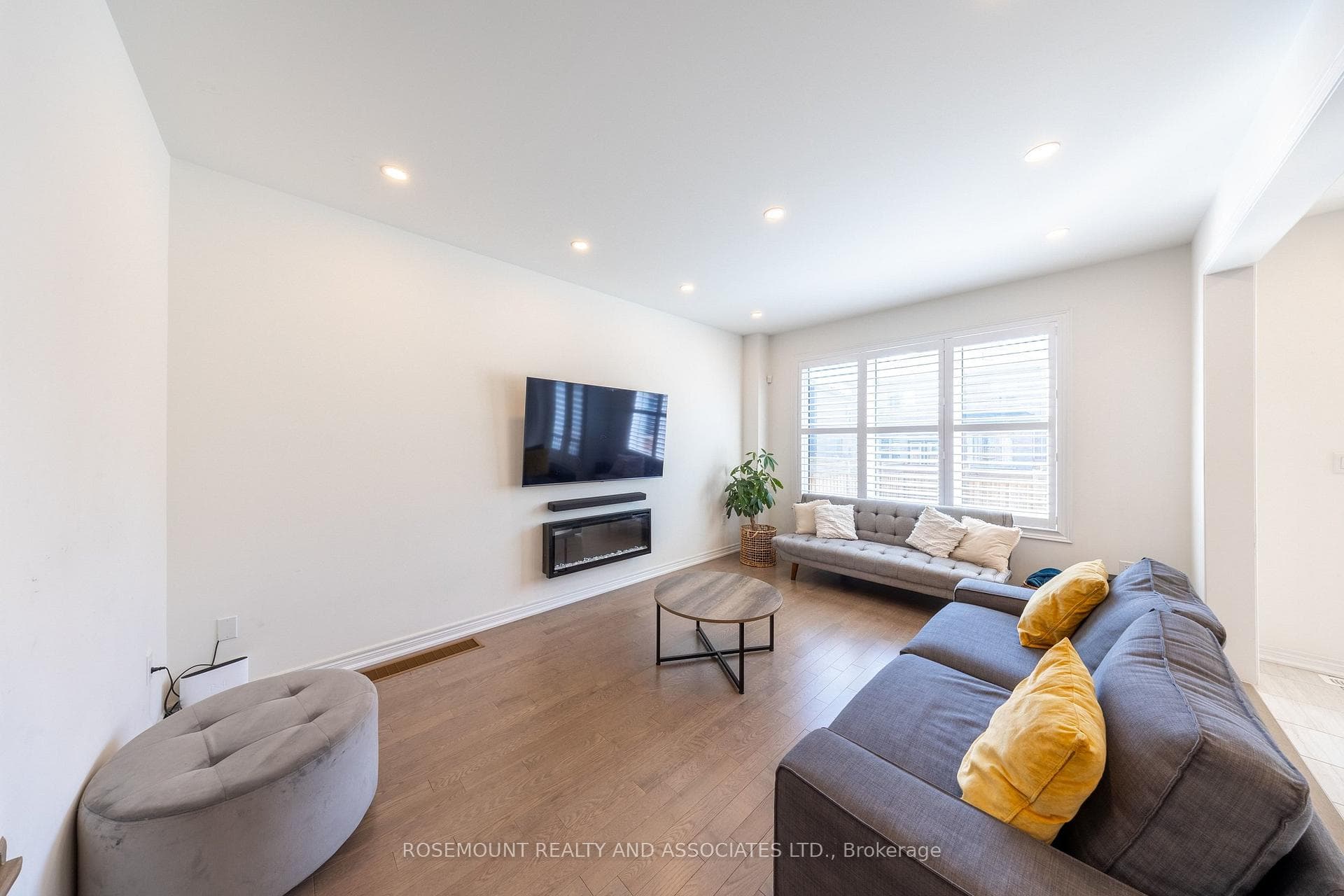3 Priory Drive photo 16