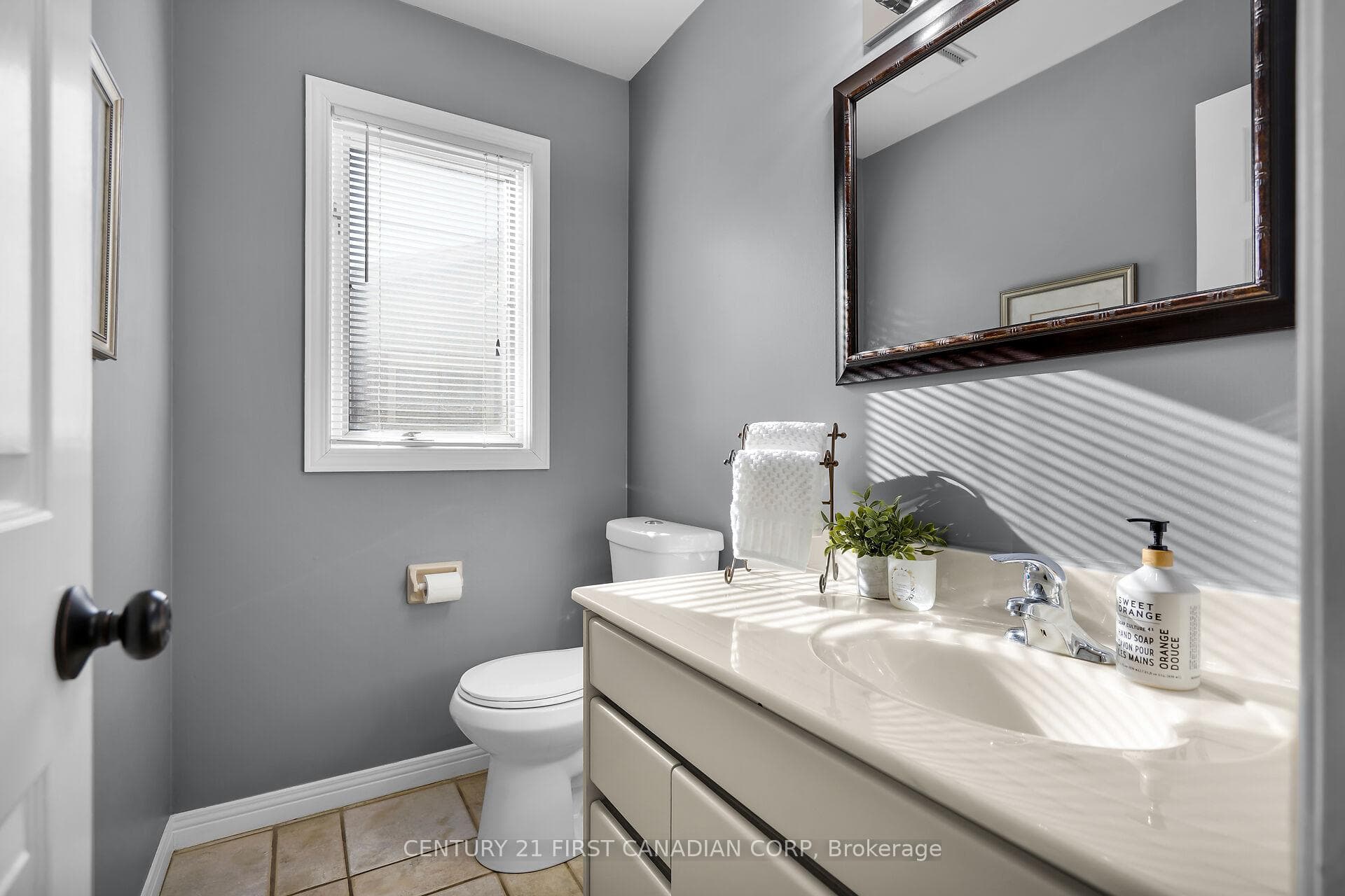 1697 Phillbrook Crescent photo 22