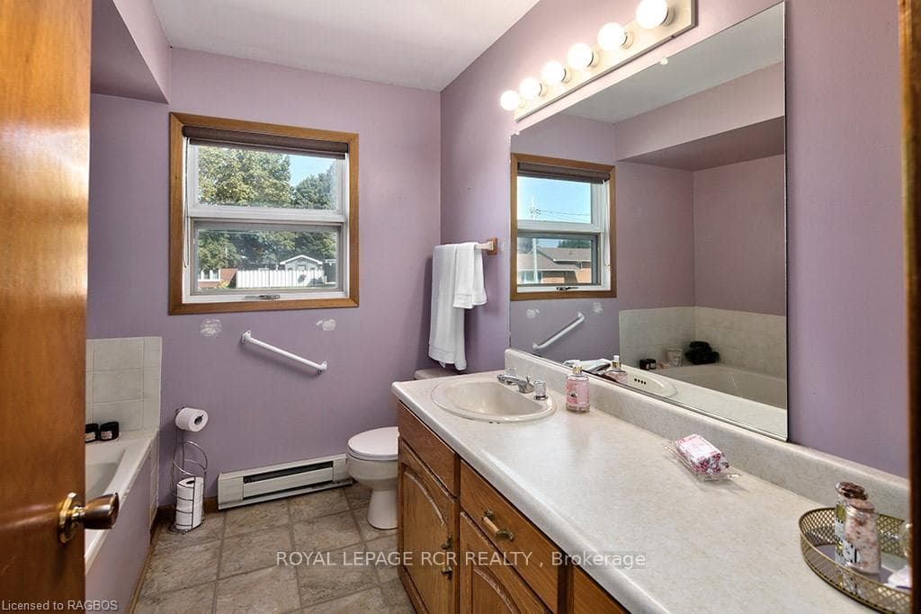 7 BONNIE BRAE Place photo 26