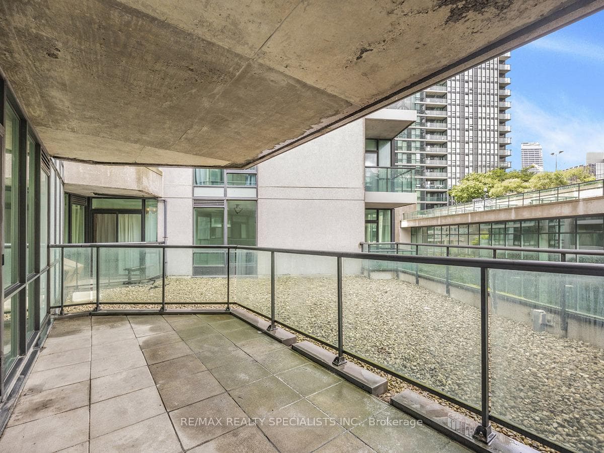 16 Yonge Street Unit 313 photo 20