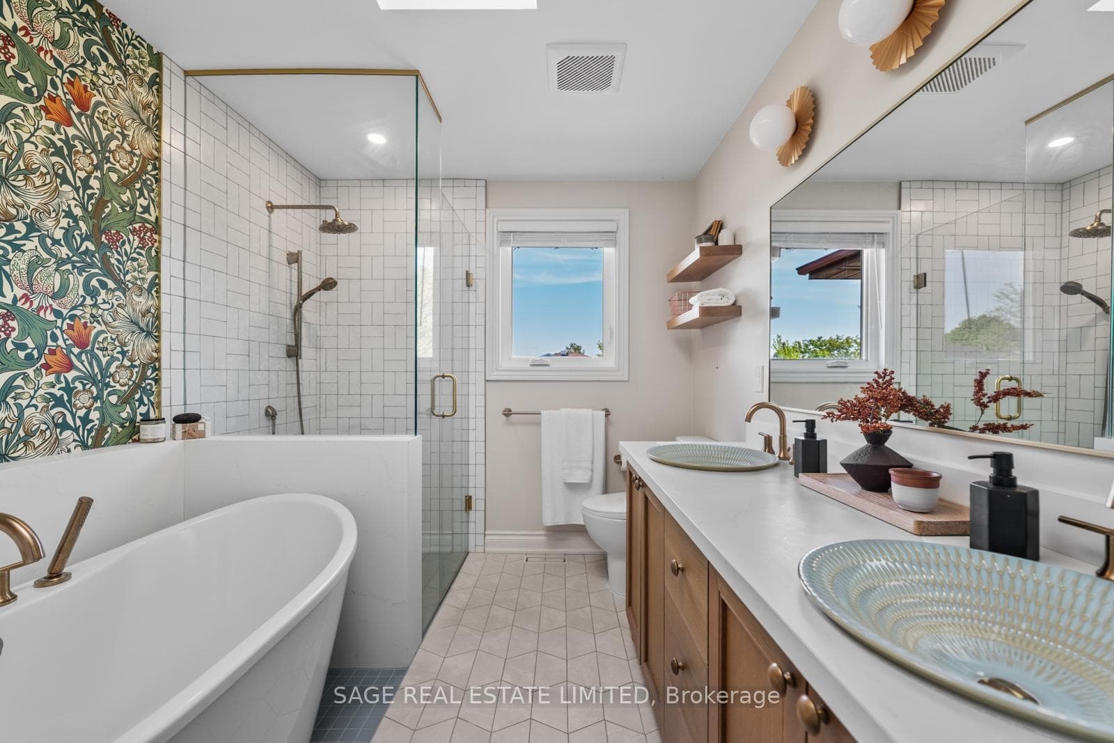 682 Leslie Valley Drive photo 36
