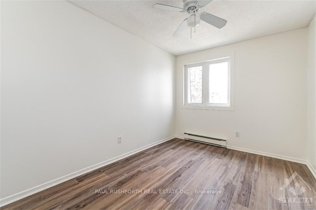 1374 MARIGOLD Crescent photo 14