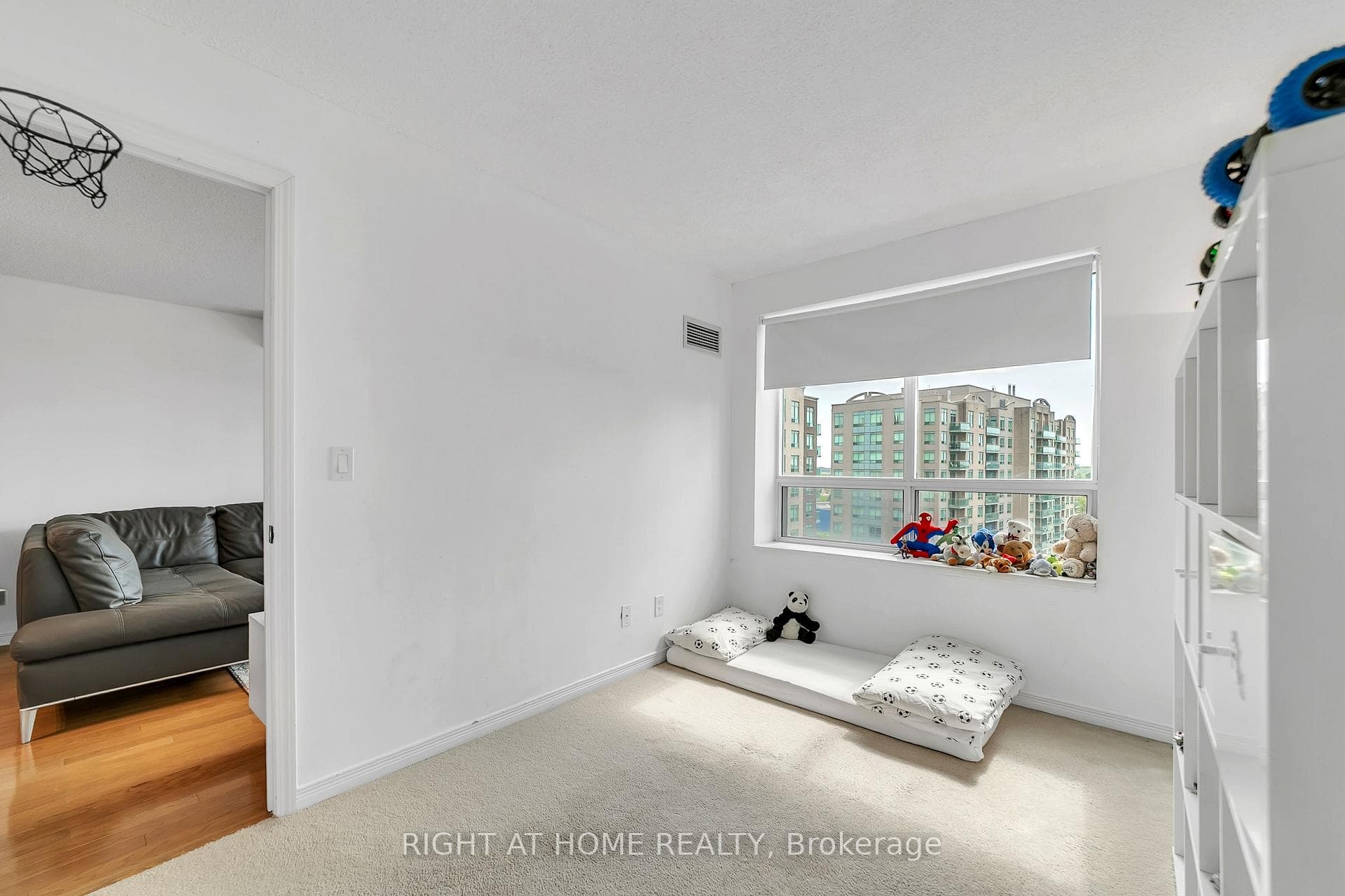 11 Oneida Crescent Unit 1202 photo 19