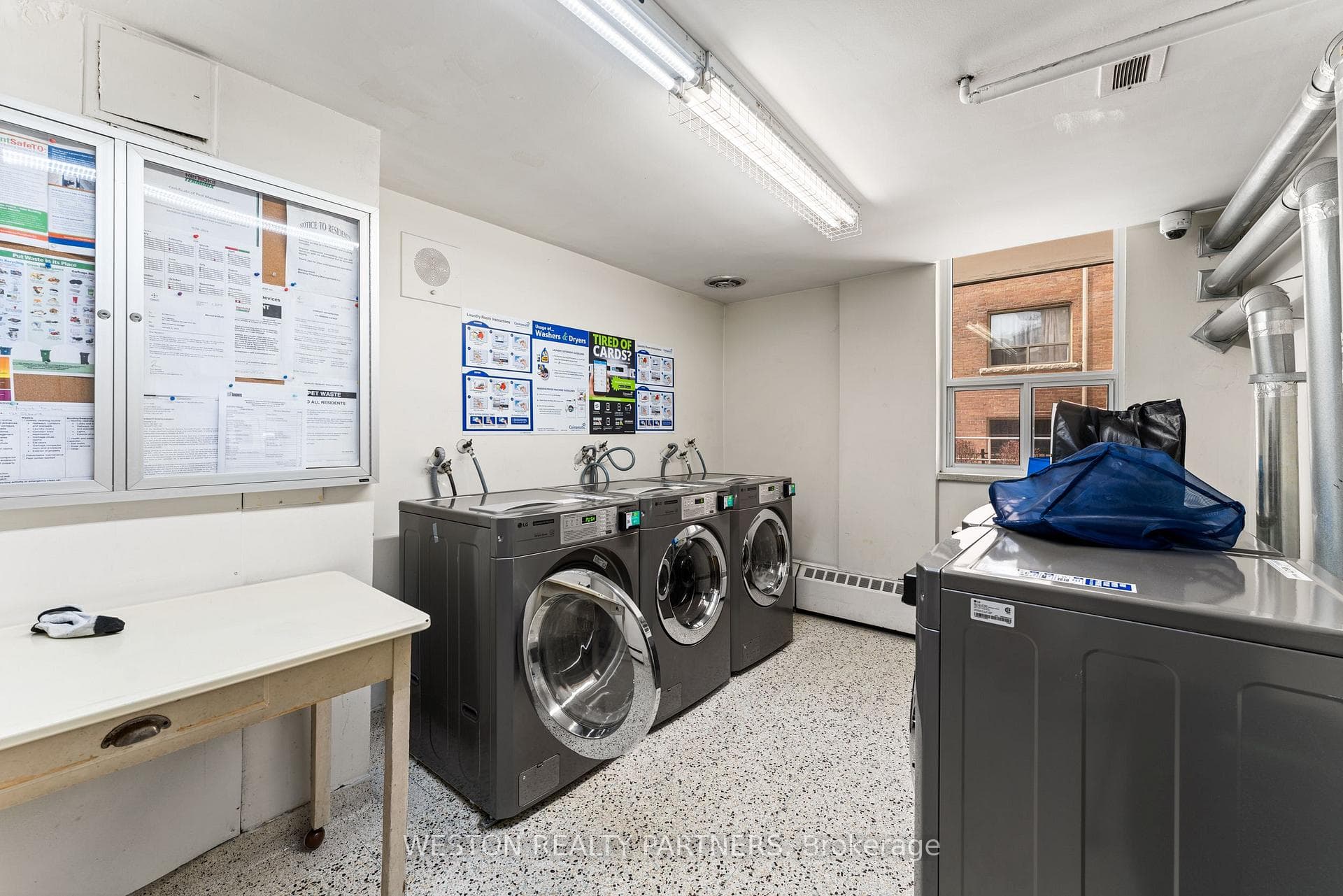 171 Erskine Avenue Unit 603 photo 9