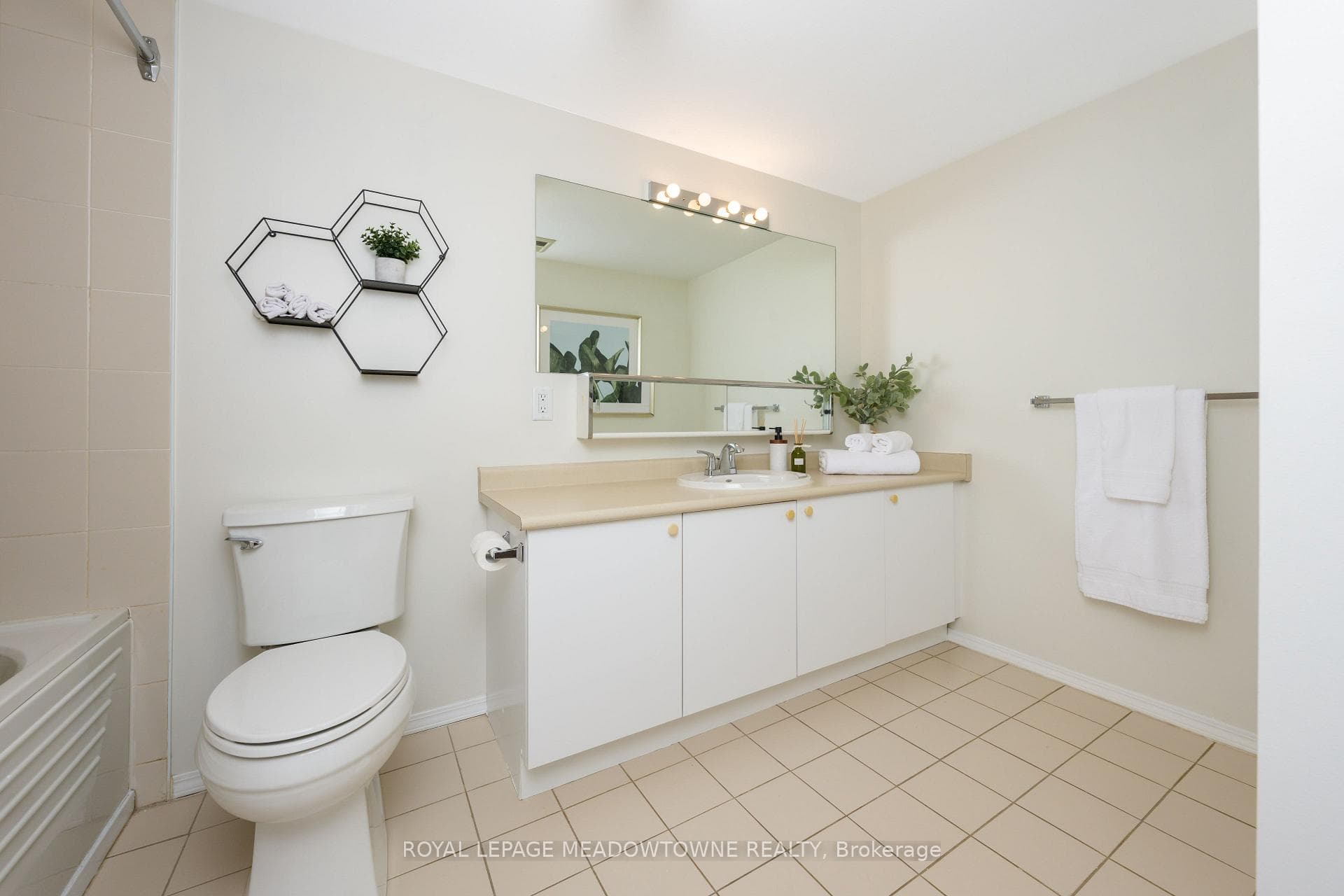 26 Hall Road Unit 302 photo 26