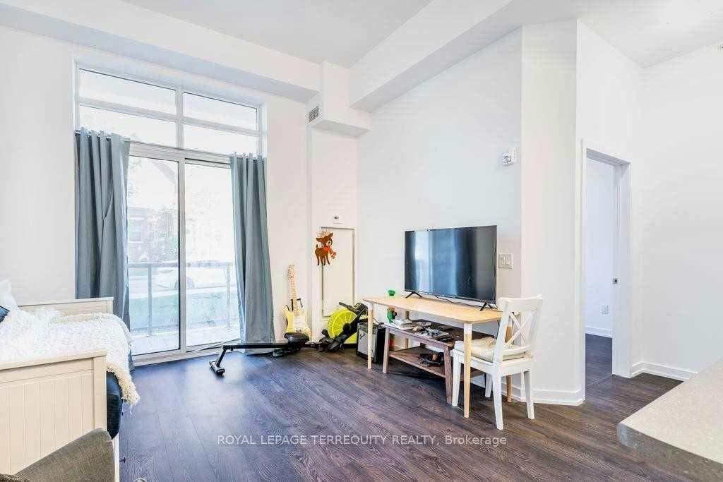 81 Robinson Street Unit 104 photo 4