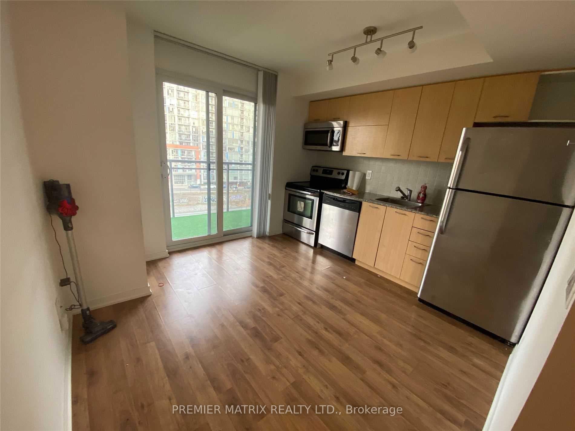 38 Joe Shuster Way Unit 620 photo 5