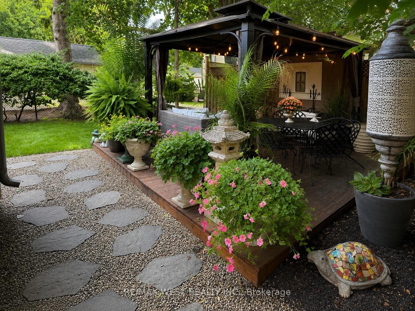 12 Brentwood Road photo 18