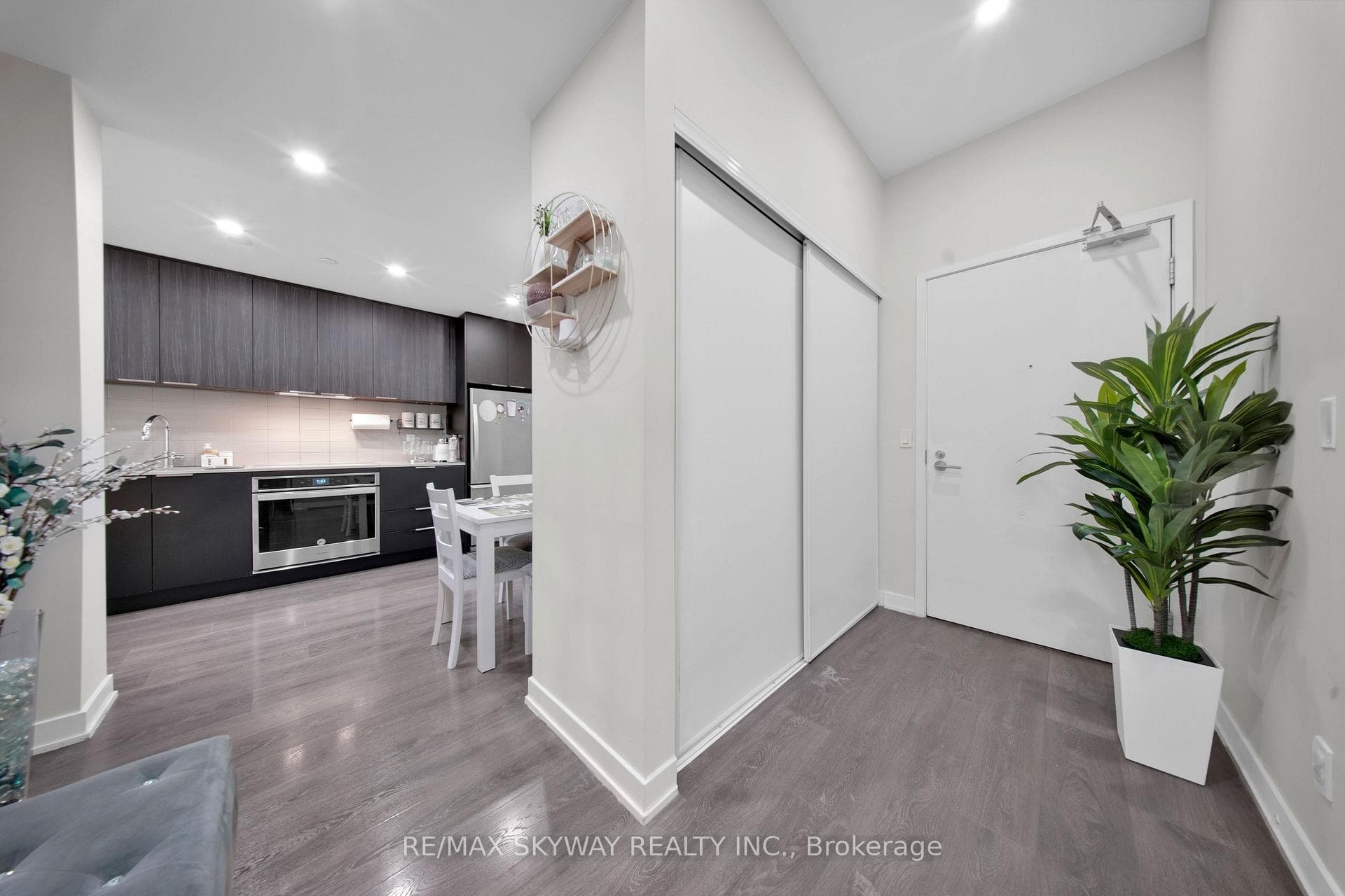 6 sonic Way Unit 103 photo 9