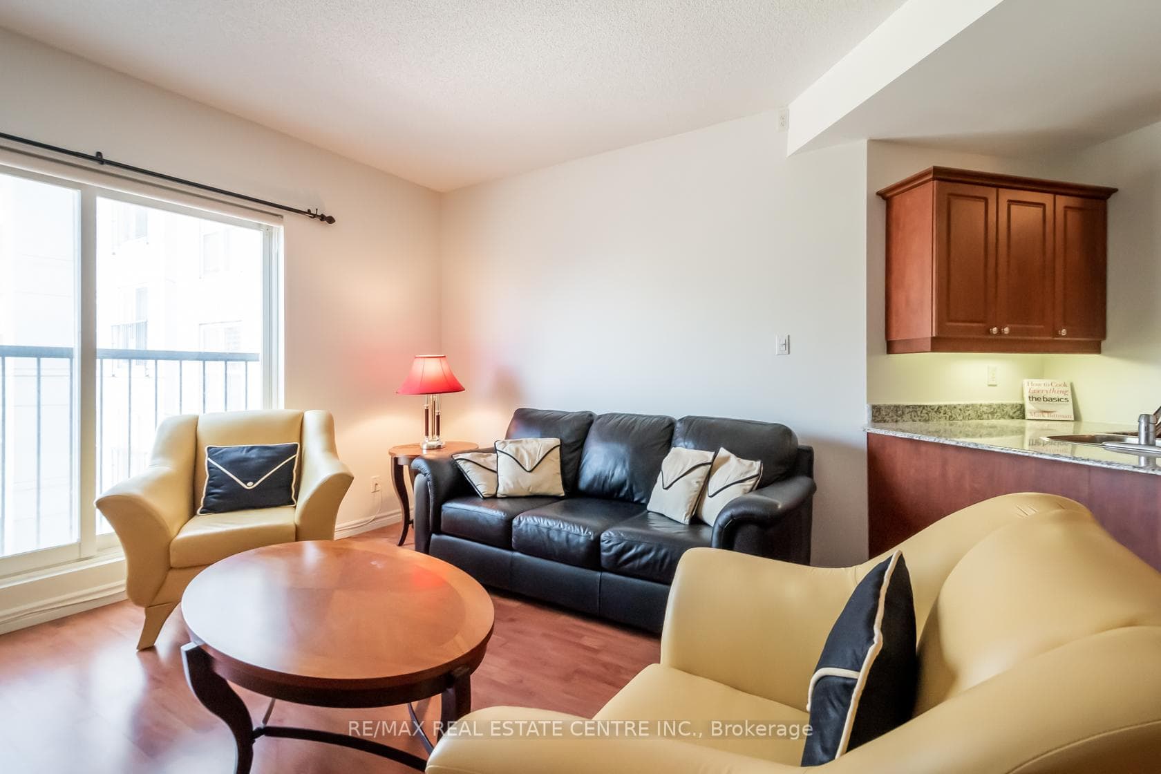 135 JAMES Street Unit 515 photo 18