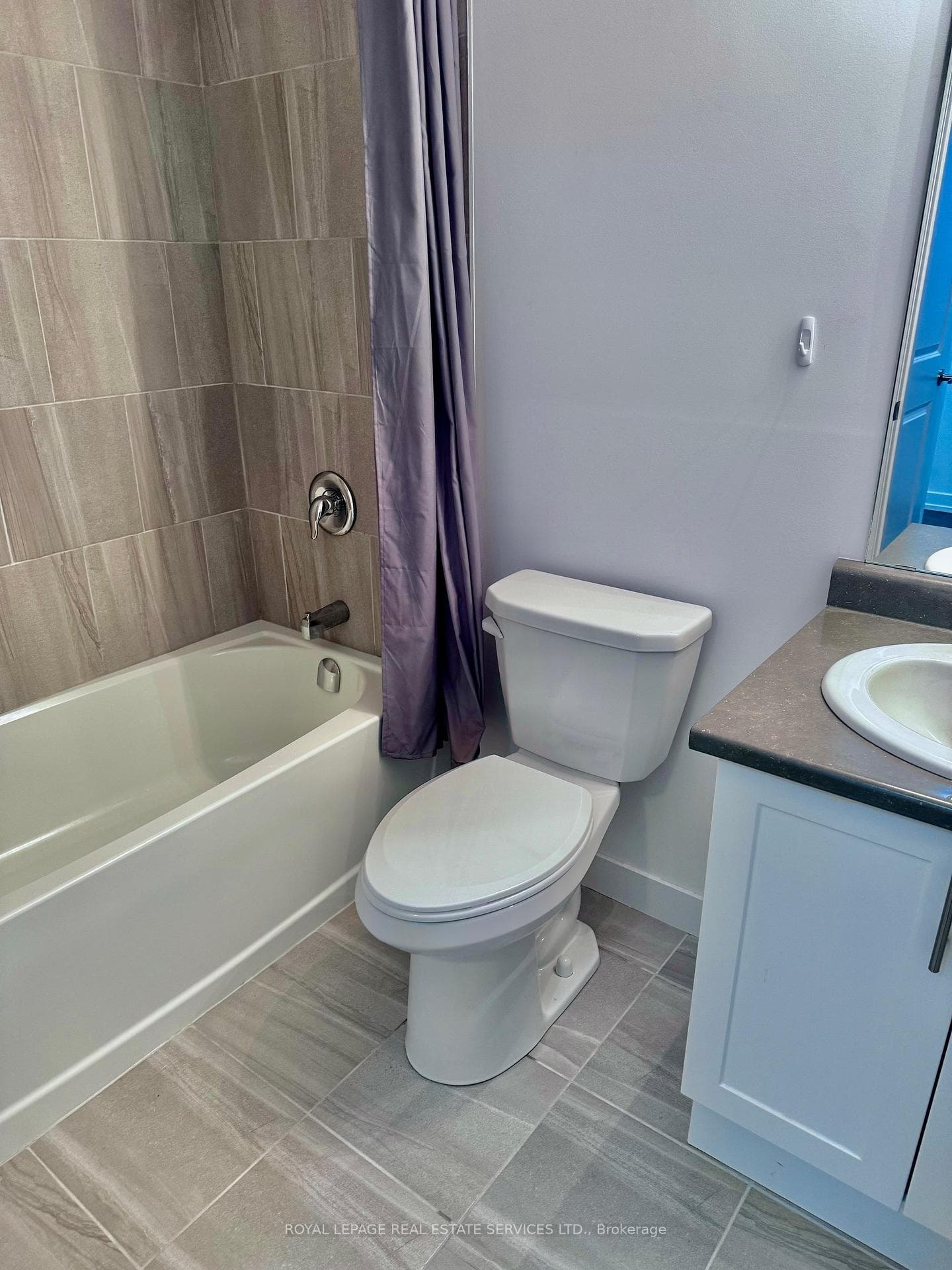 450 Dundas Street Unit 429 photo 10
