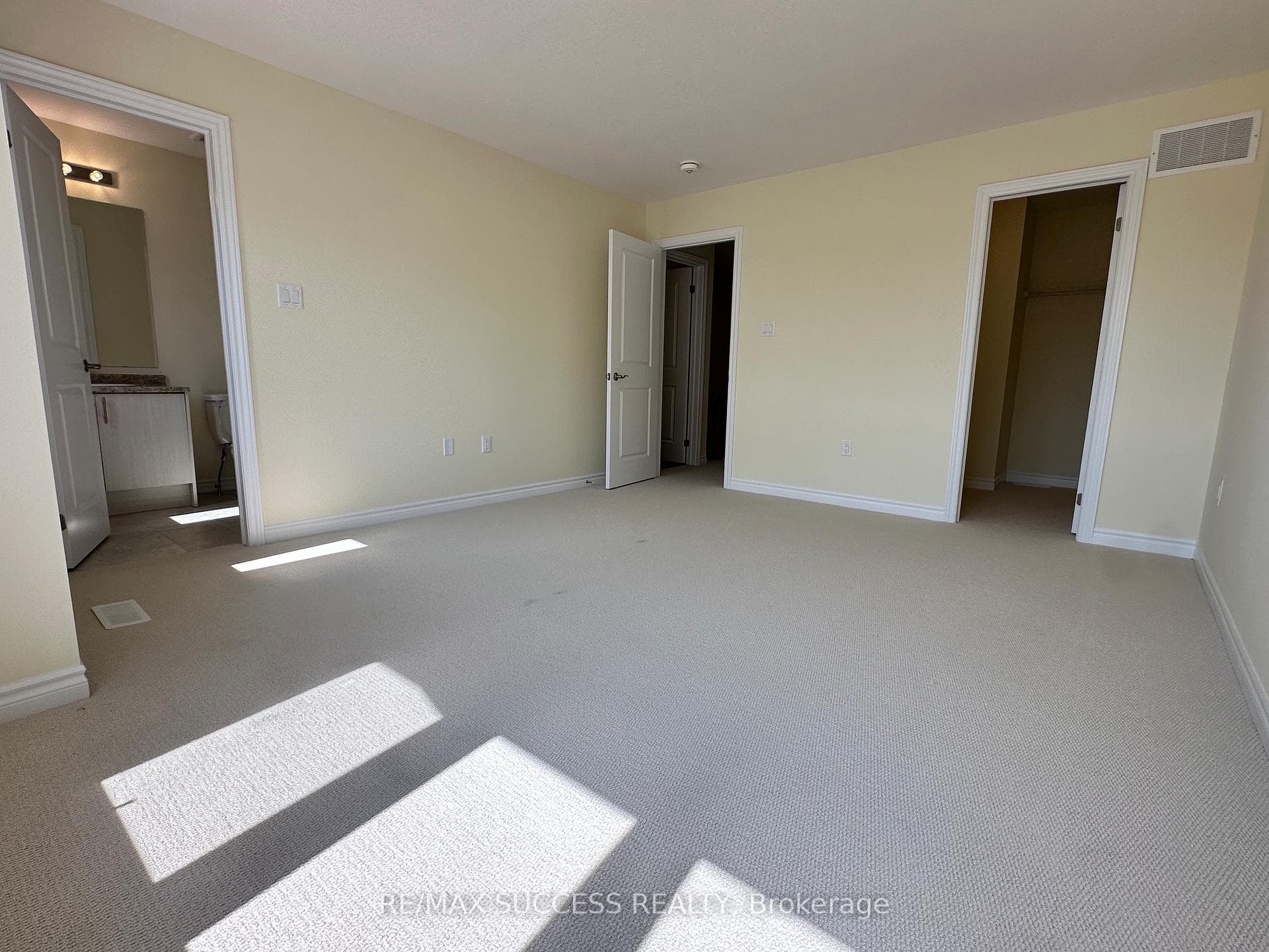 7 Chapman Road photo 21