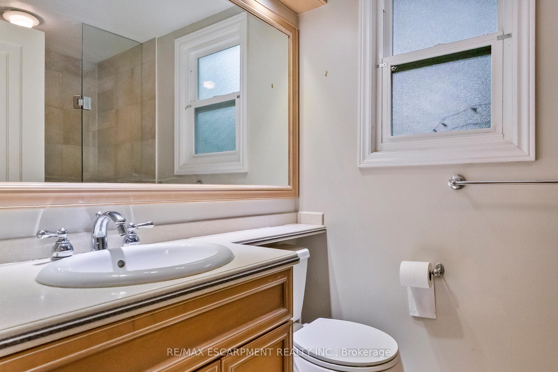 330 Poplar Drive photo 32
