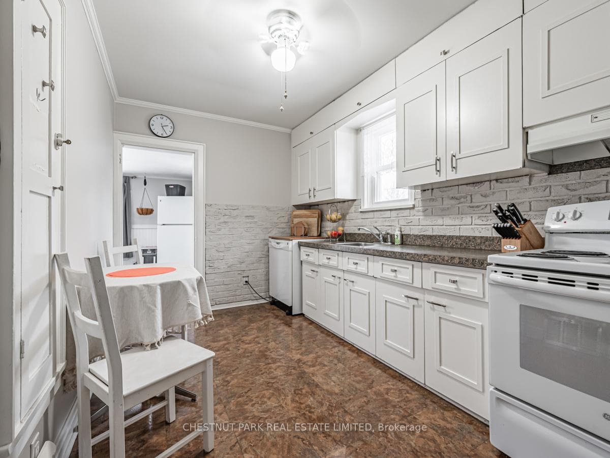 207 Pellatt Avenue photo 13