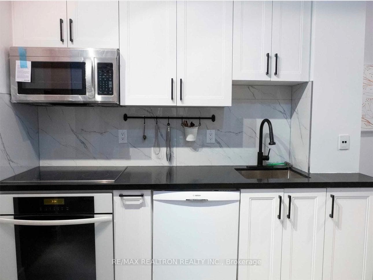 555 Yonge Street Unit 205 photo 7