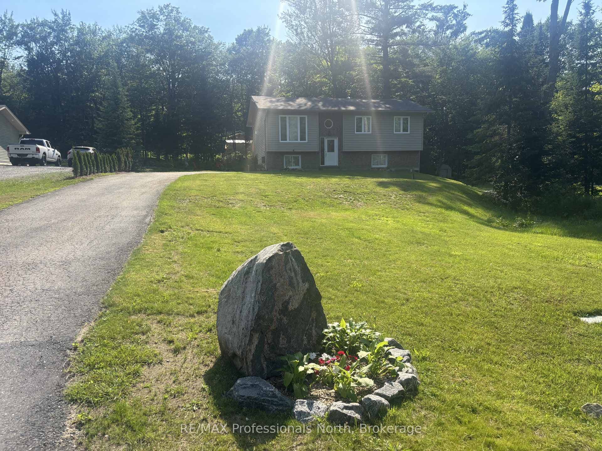 1036 Post Road photo 2