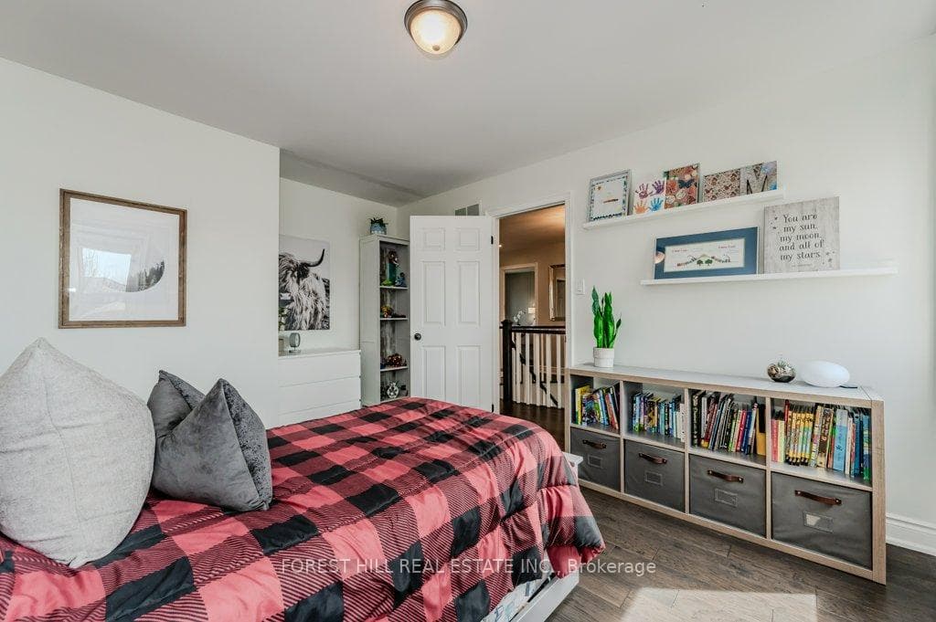 29 Fernbrook Crescent photo 30