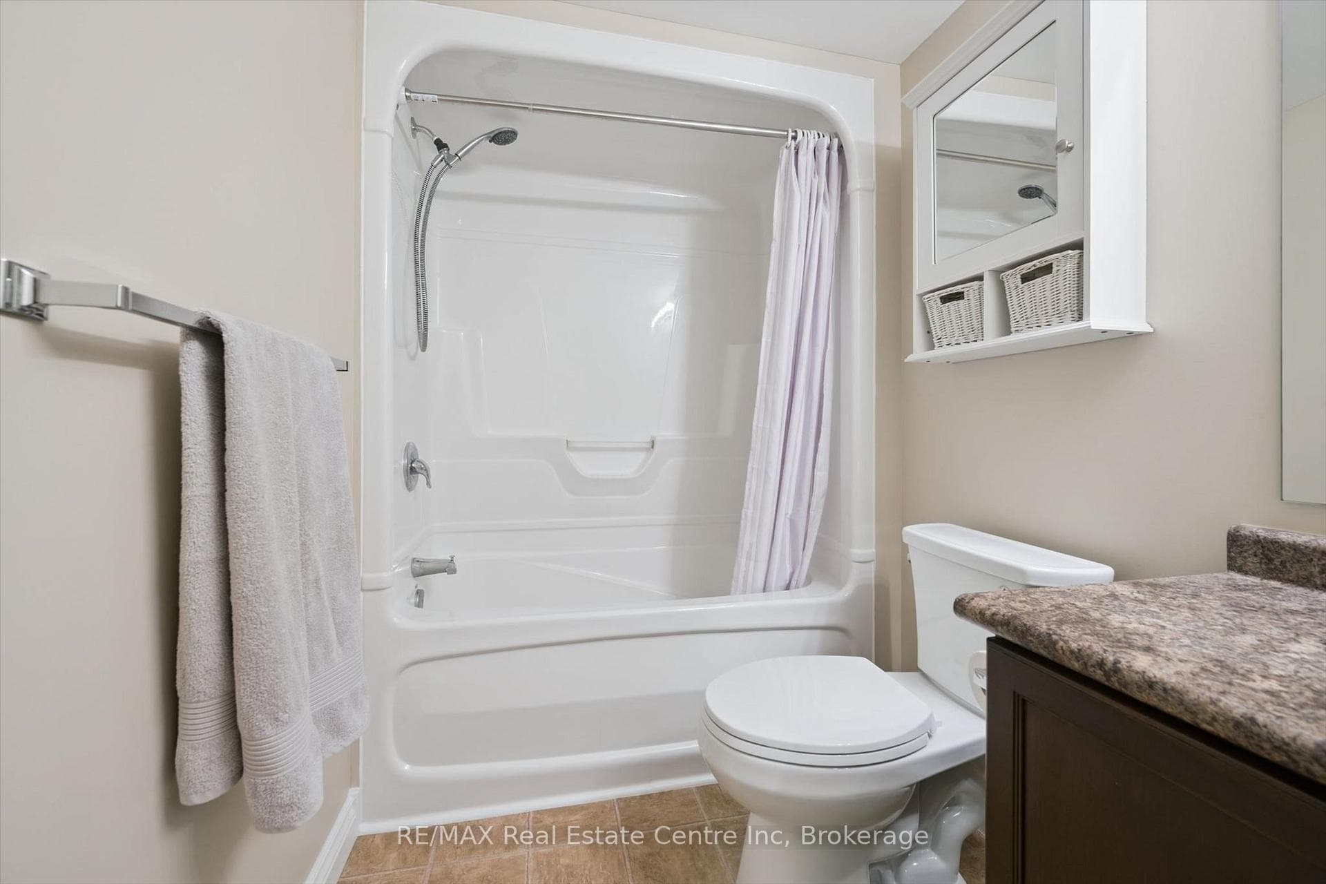 645 St David Street Unit 302 photo 27
