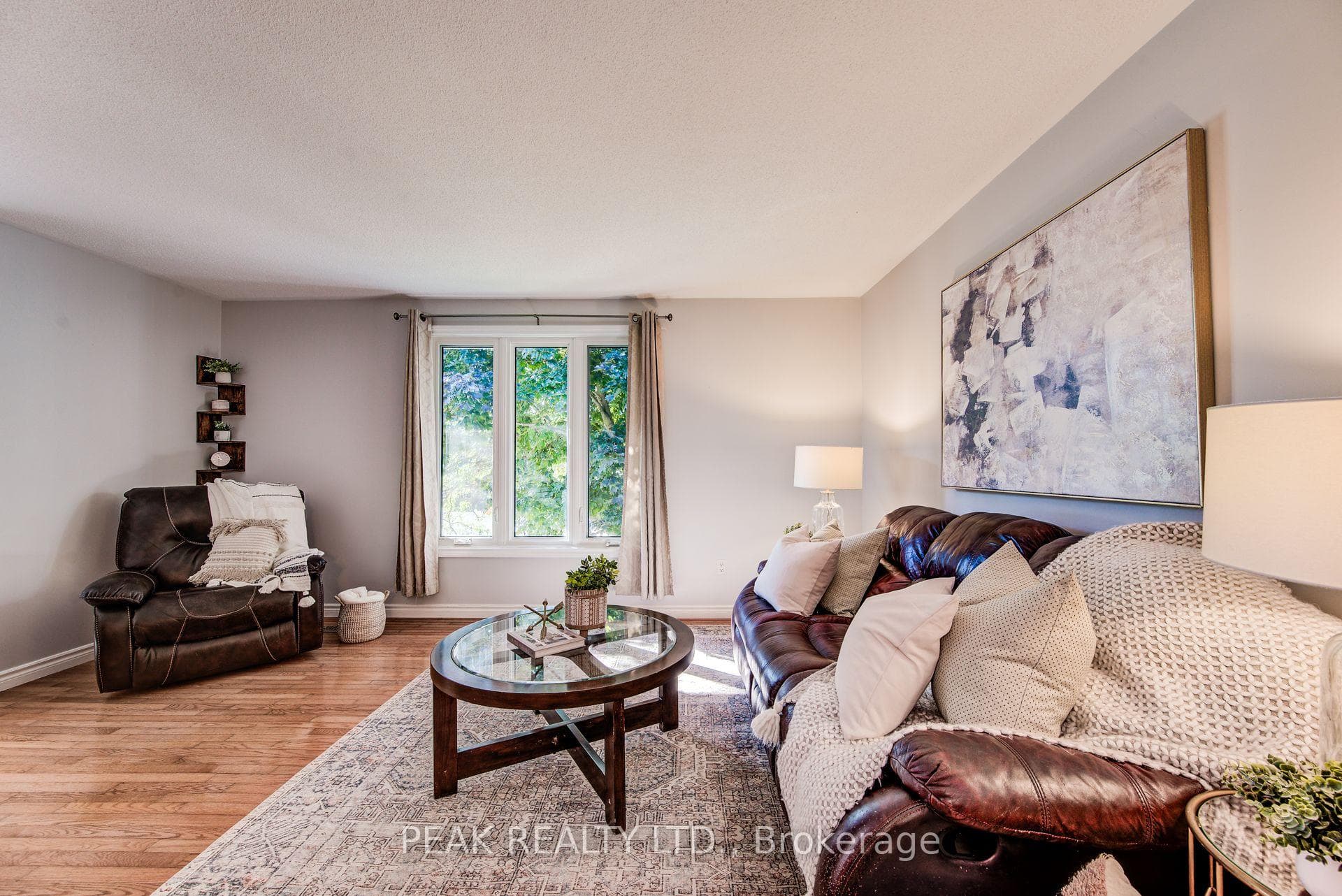 12 Sandlewood Avenue photo 6