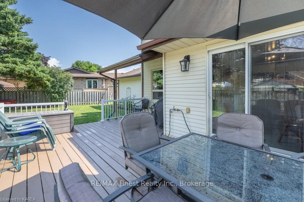 91 NICHOLSON Crescent photo 37