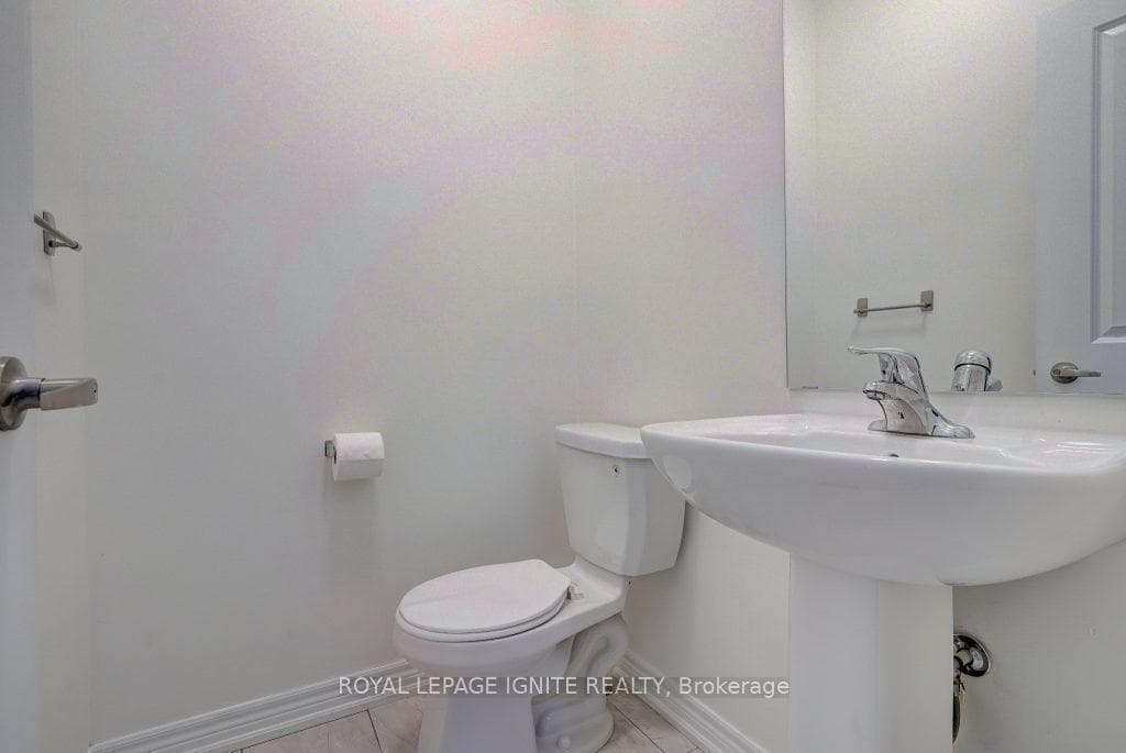 40 Louise Crescent photo 6