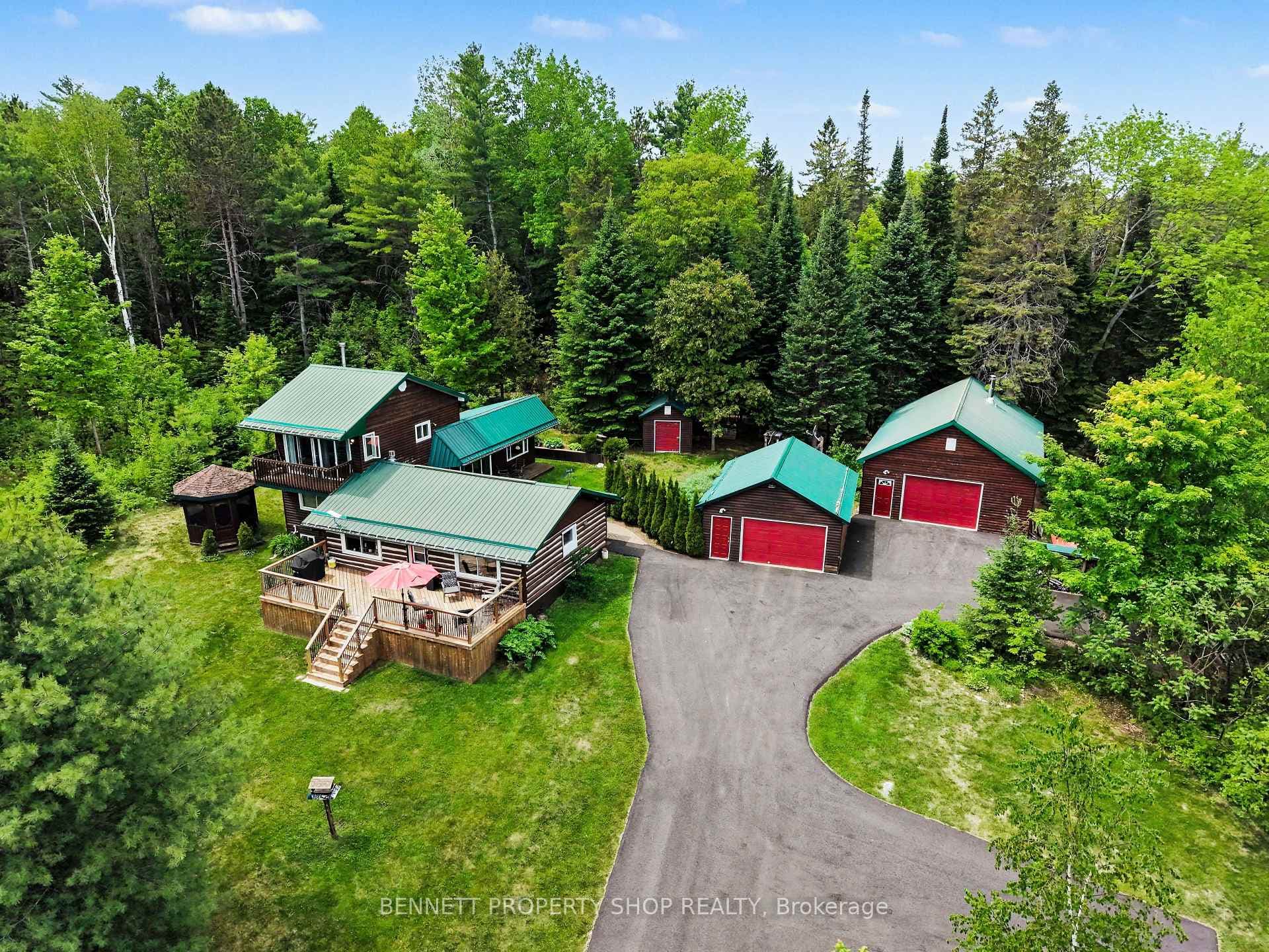 Your private retreat, 2 exceptional garages + shed