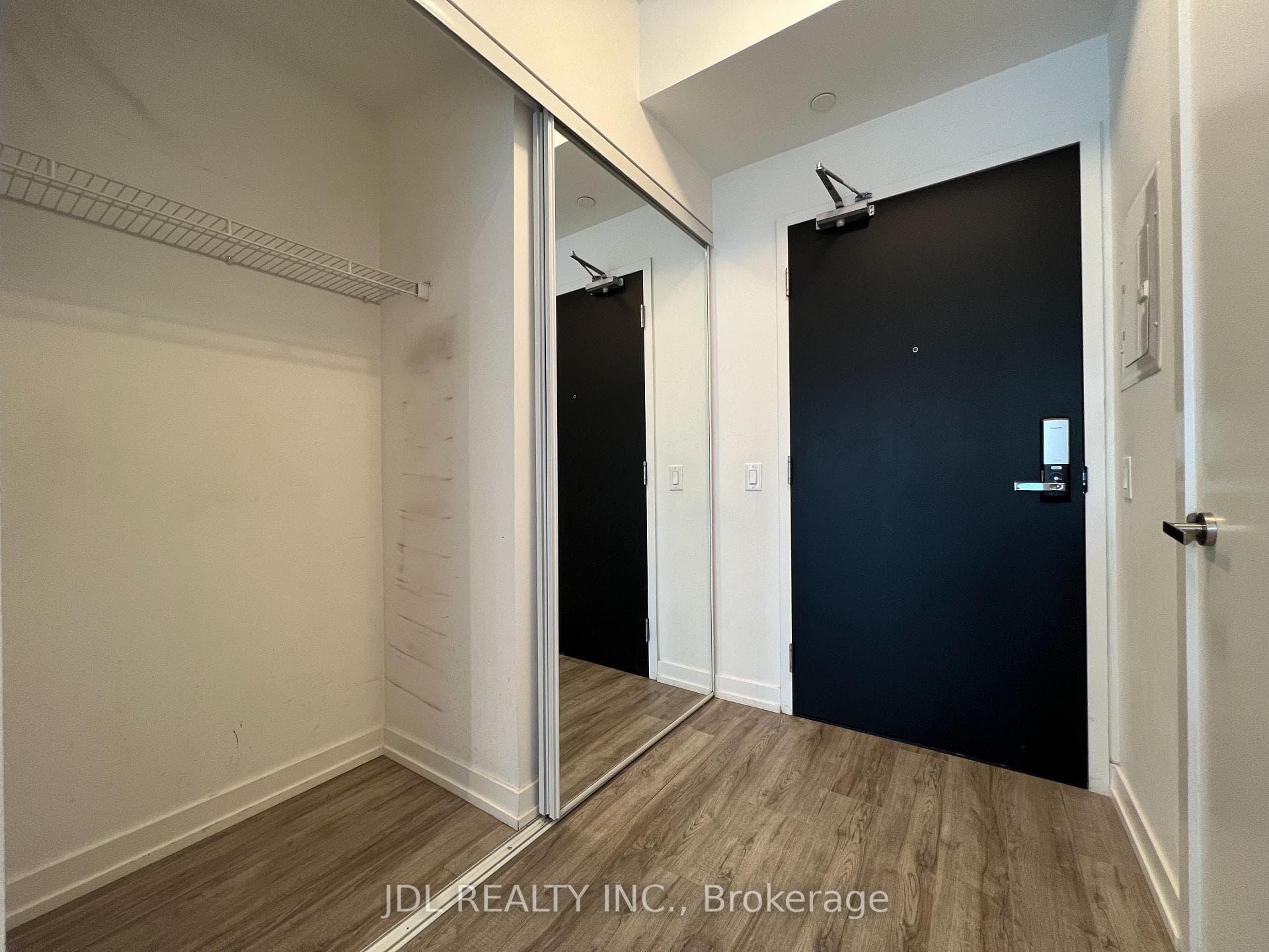 77 Shuter Street Unit 222 photo 6