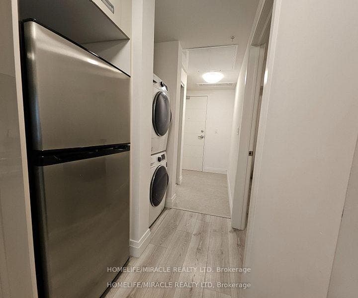 652 Princess Street Unit 420 photo 11