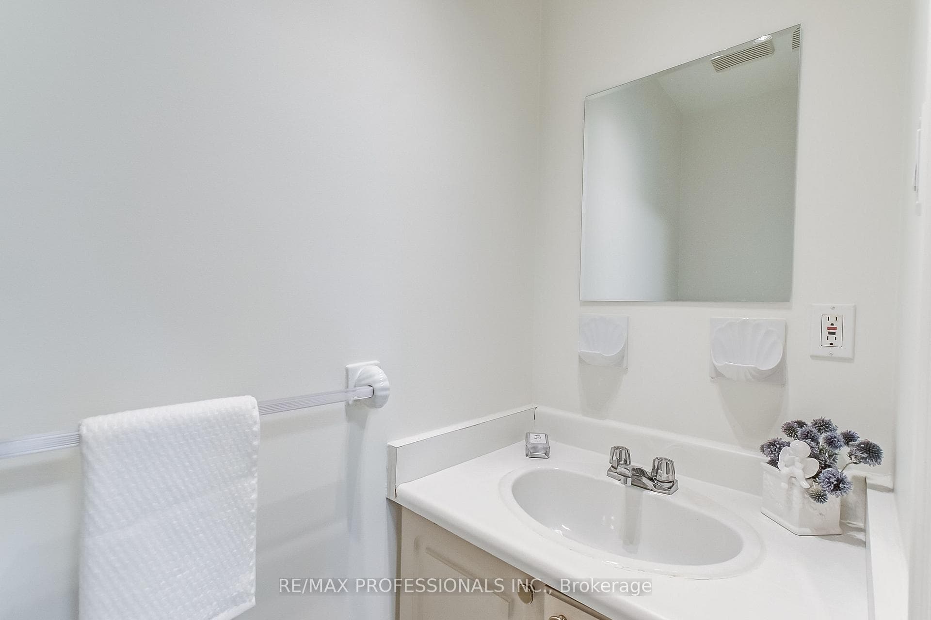 7 Jeff Drive photo 17