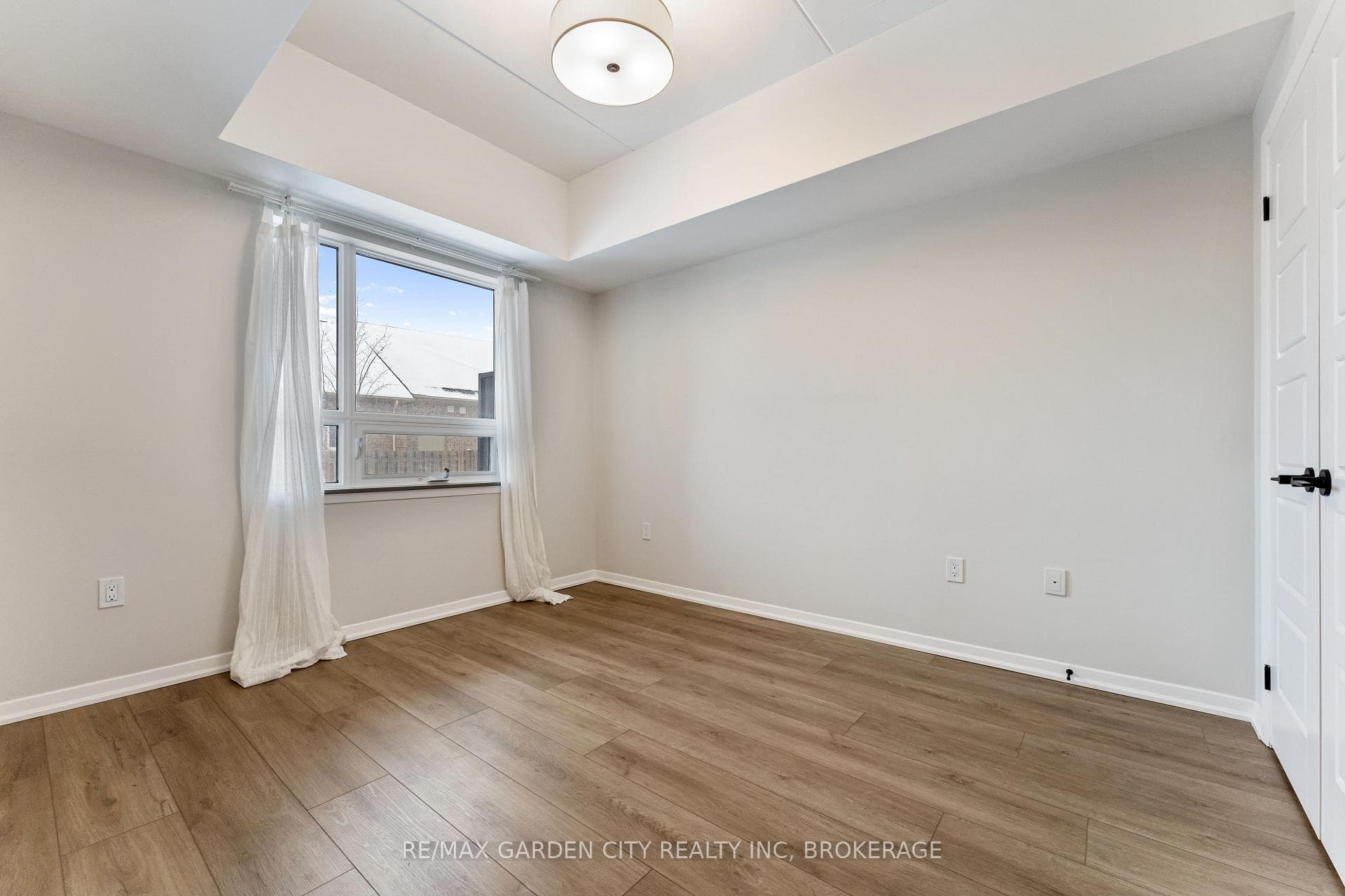 3998 Victoria Avenue Unit 110 photo 12