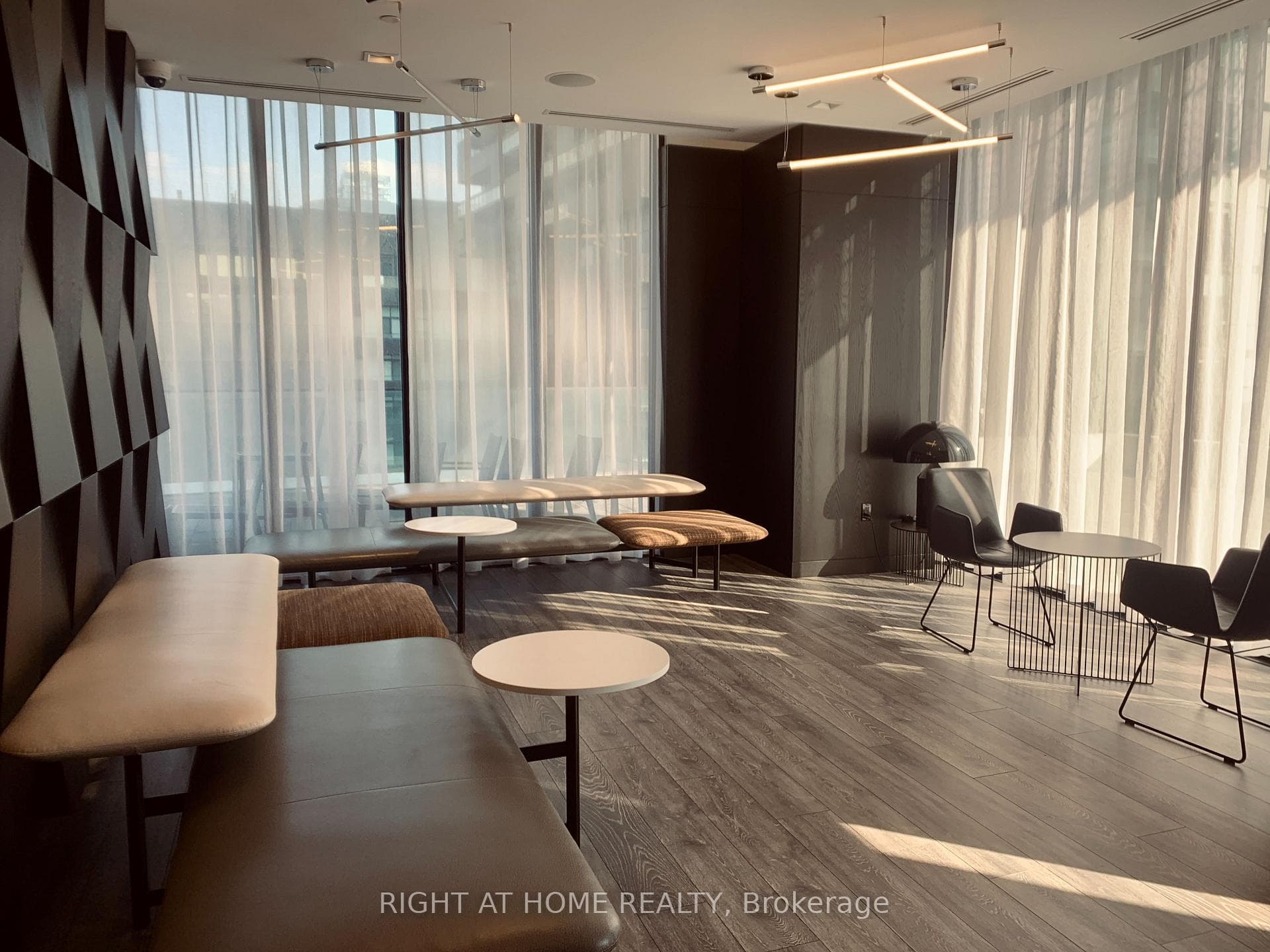 8 Eglinton Avenue Unit 2210 photo 24