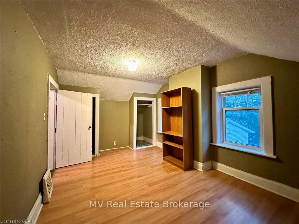 223 ST. GEORGE Street photo 19