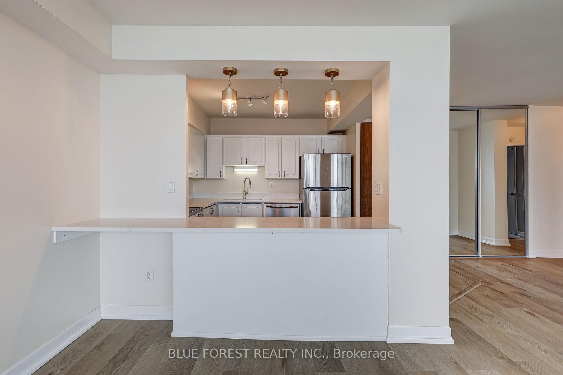 389 Dundas Street Unit 1705 photo 23
