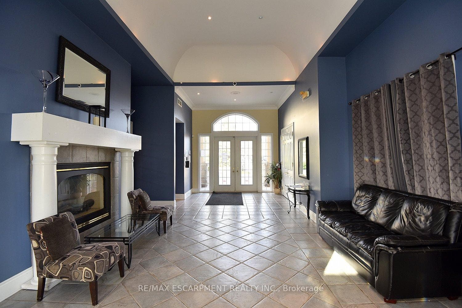 1421 Walkers Line Unit 203 photo 43