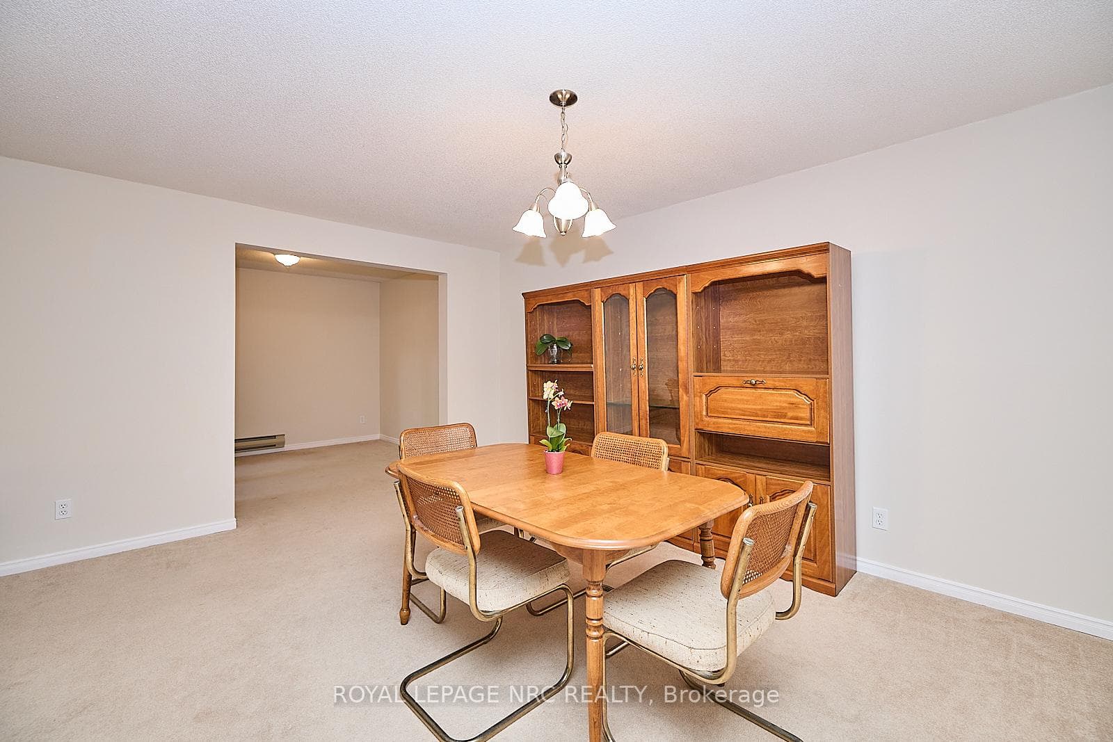 5 NIAGARA Street Unit 201 photo 4