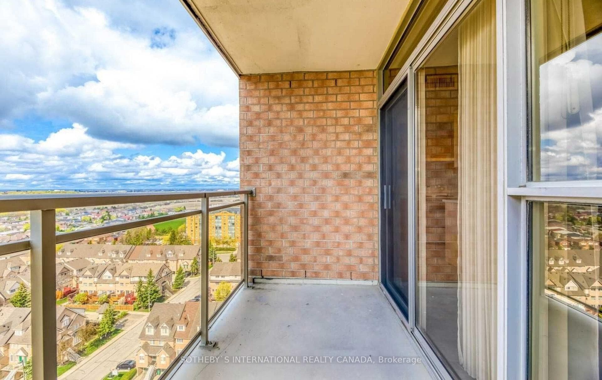 55 Strathaven Drive Unit 1611 photo 12