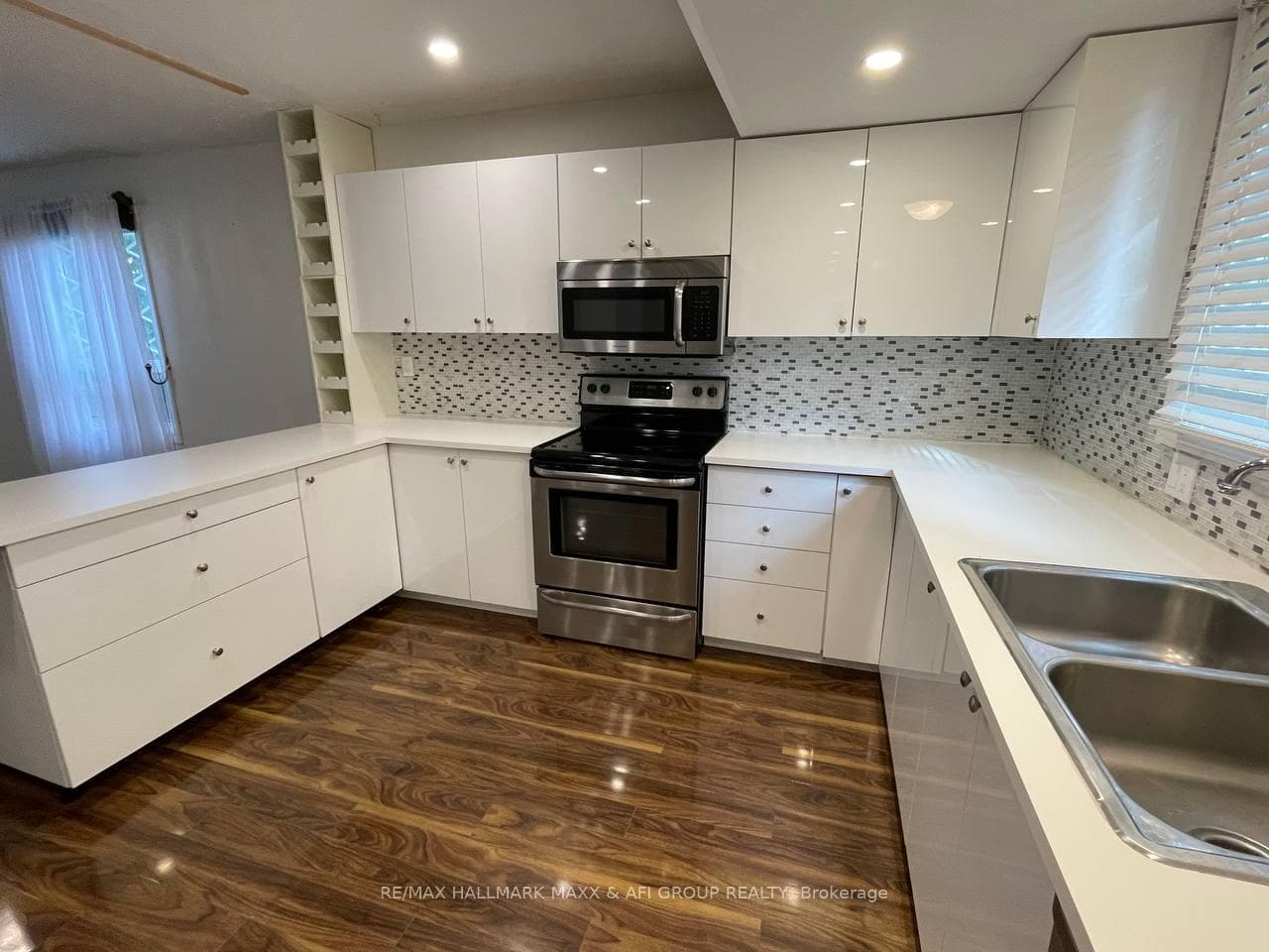 715 Mountview Place Unit Main photo 5
