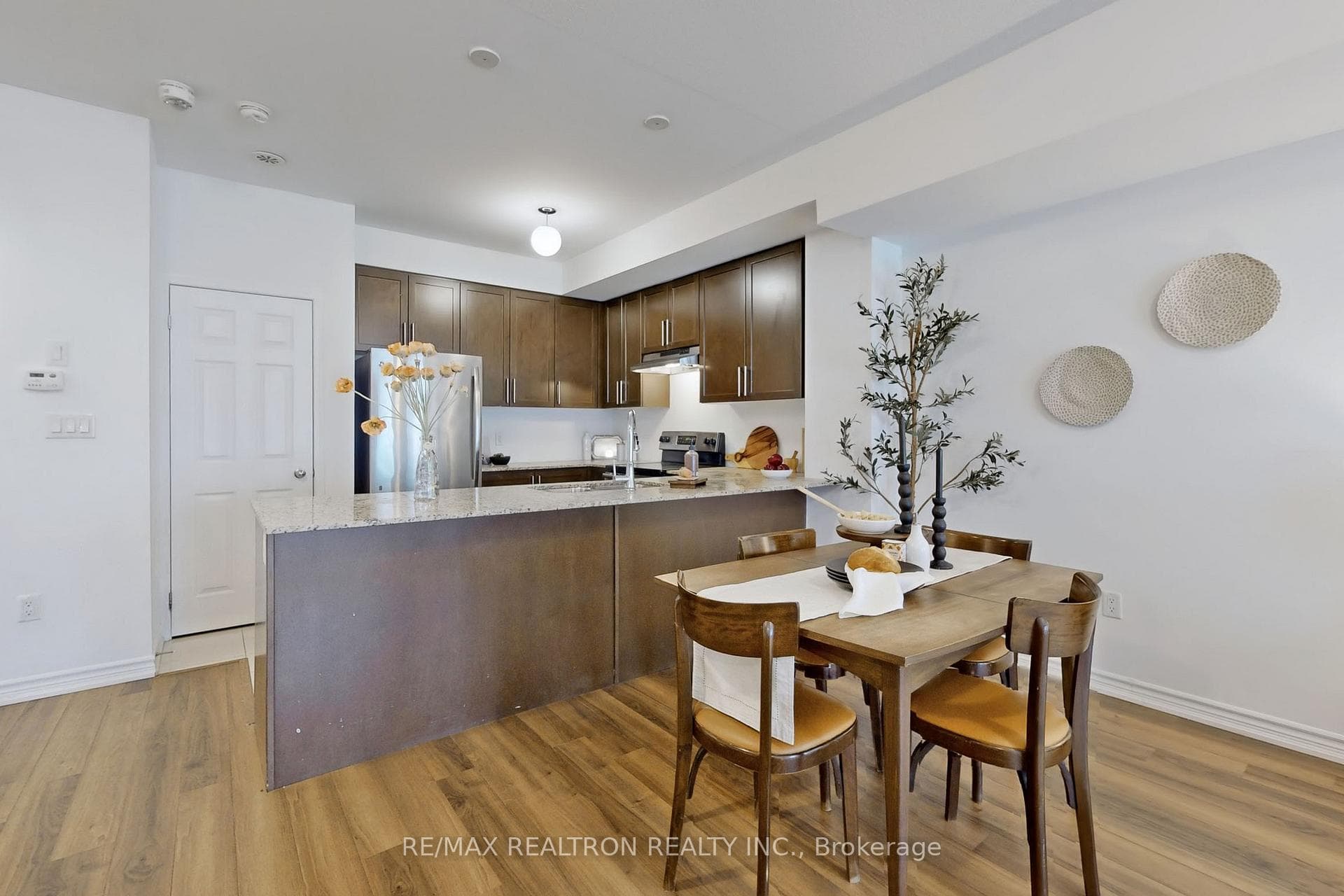 1050 Elton Way Unit 6 photo 9