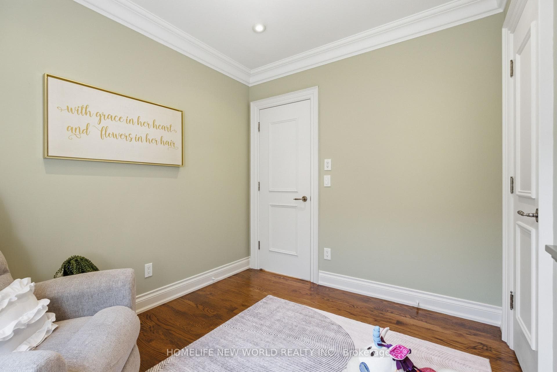 412 Deloraine Avenue photo 33