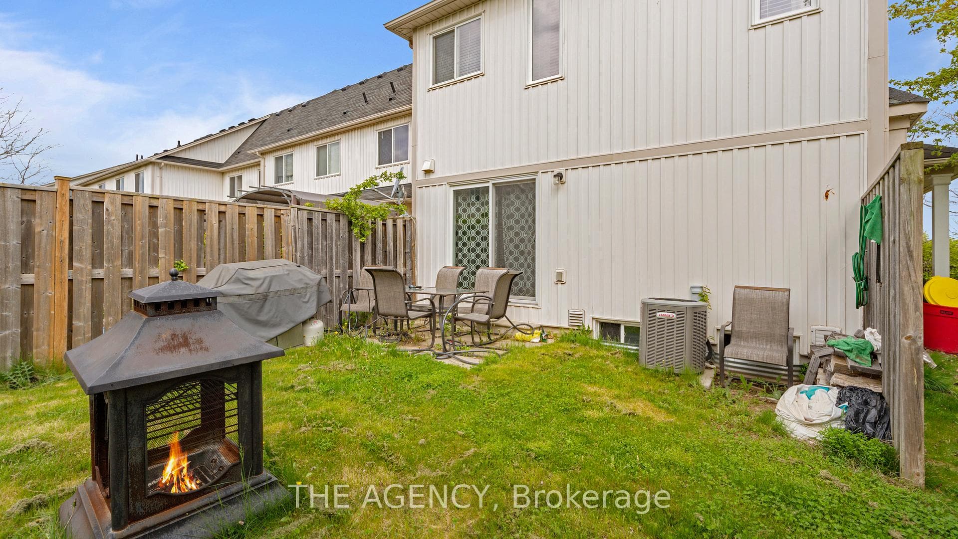 74 Duncan Avenue photo 32