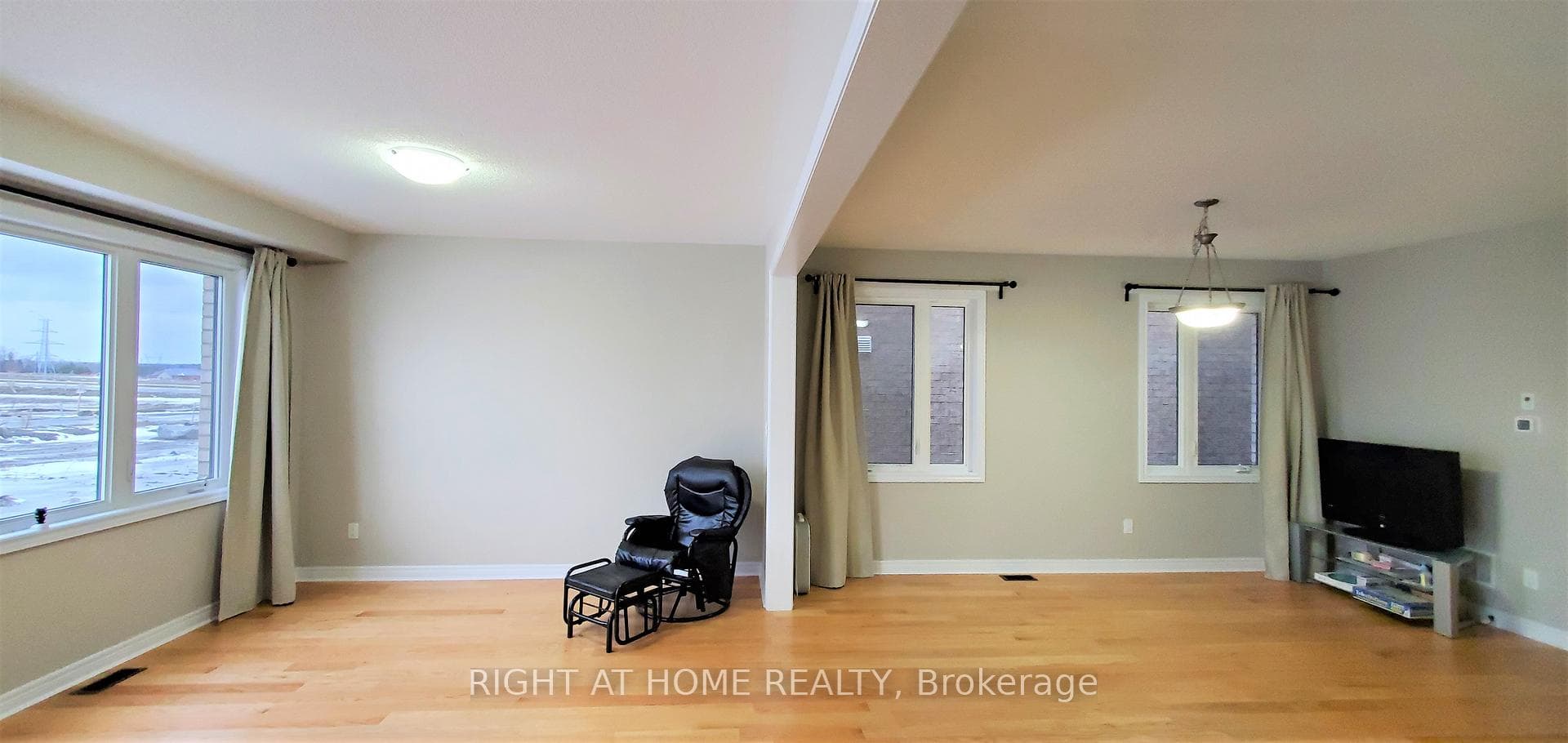 1201 Cactus Crescent photo 3