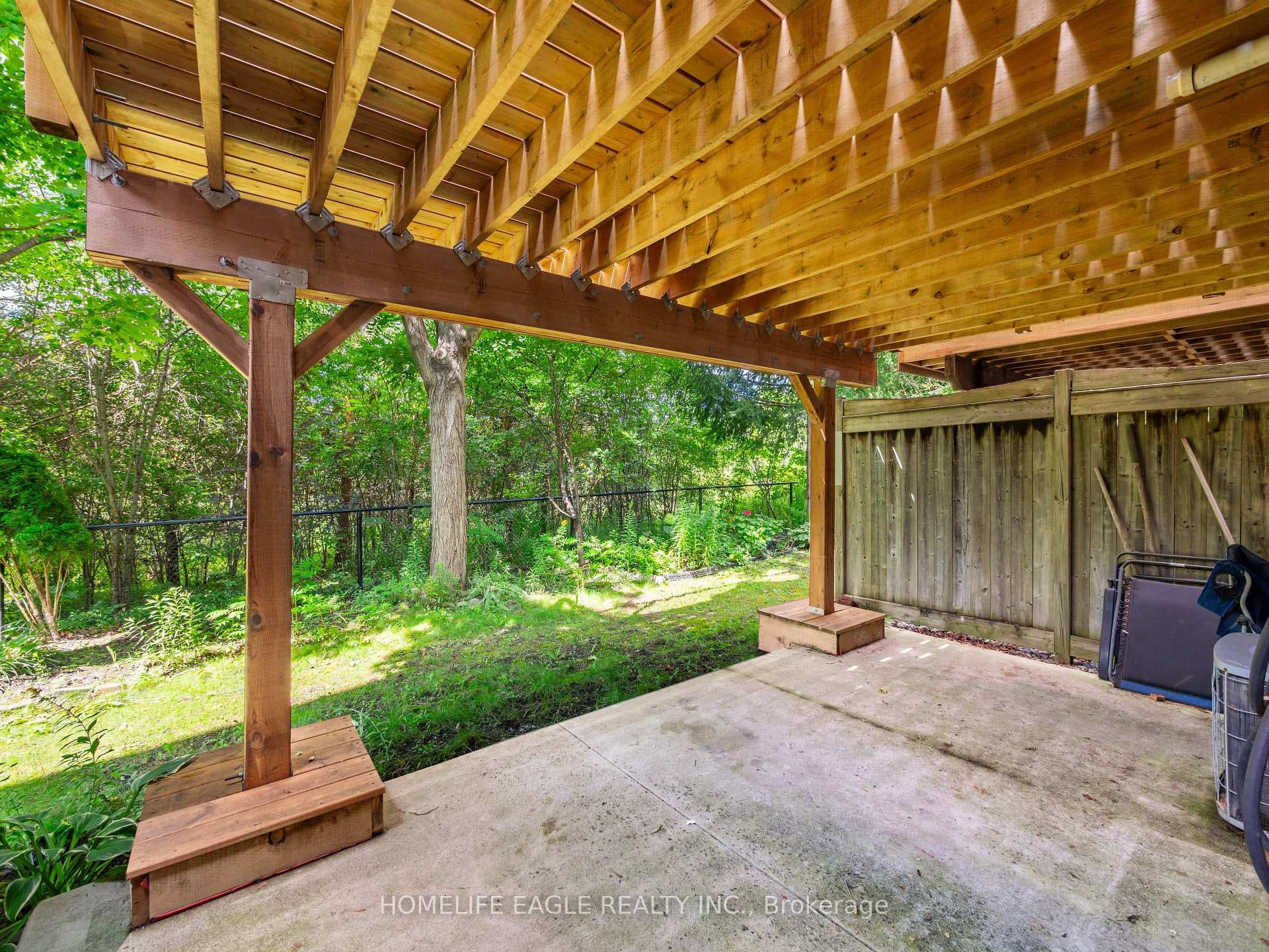 79 Sandlewood Court photo 24