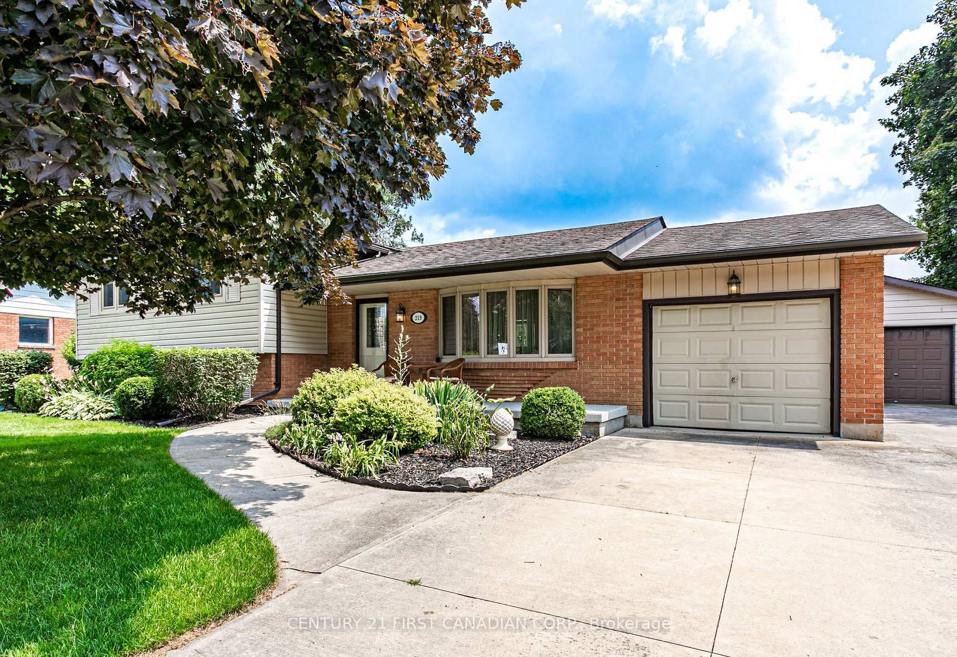 219 Stanley Street photo 3