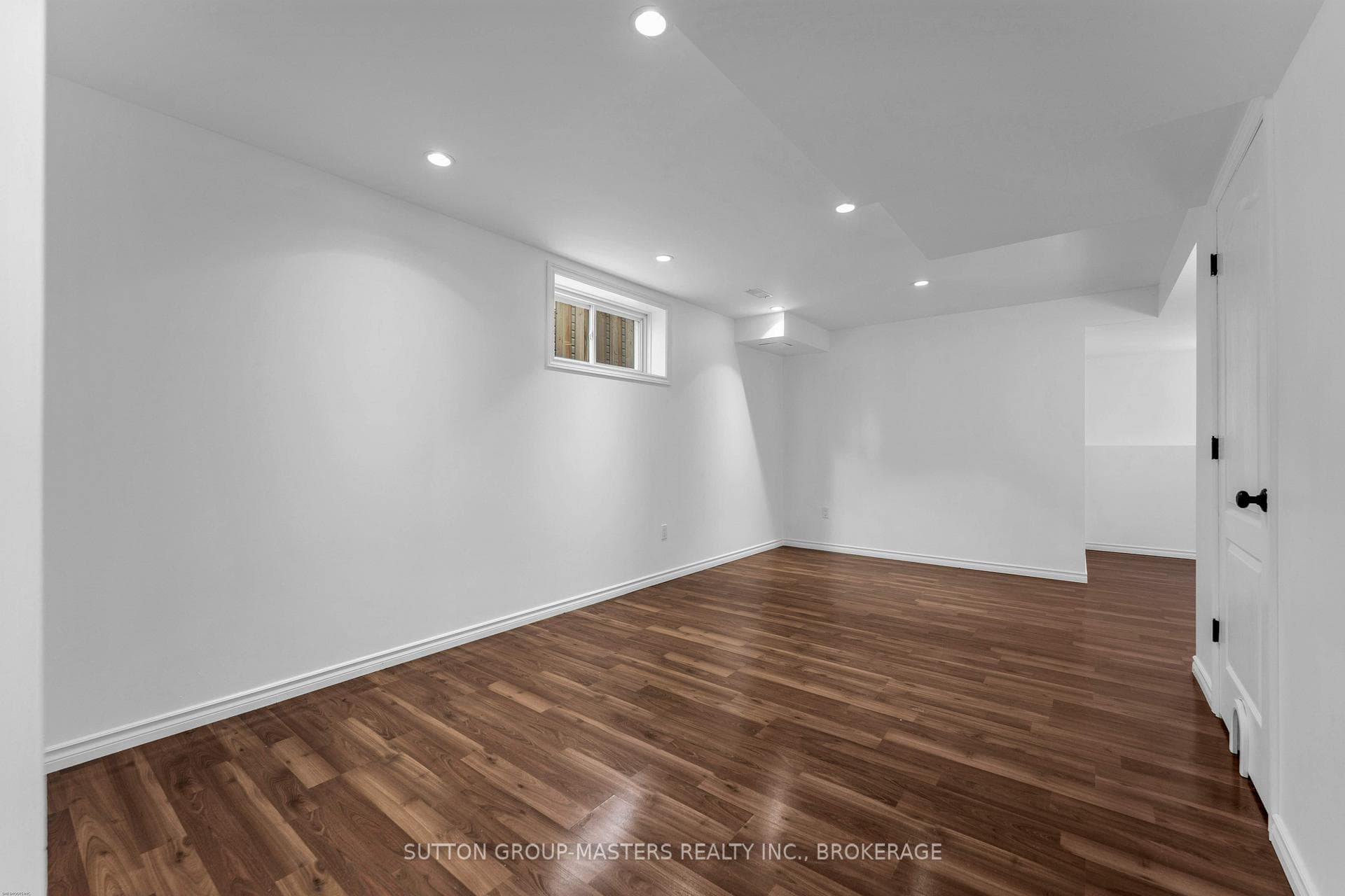 1521 Crimson Crescent photo 37