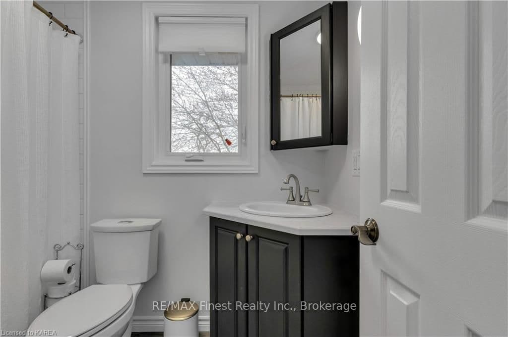 1098 LINCOLN Drive photo 23