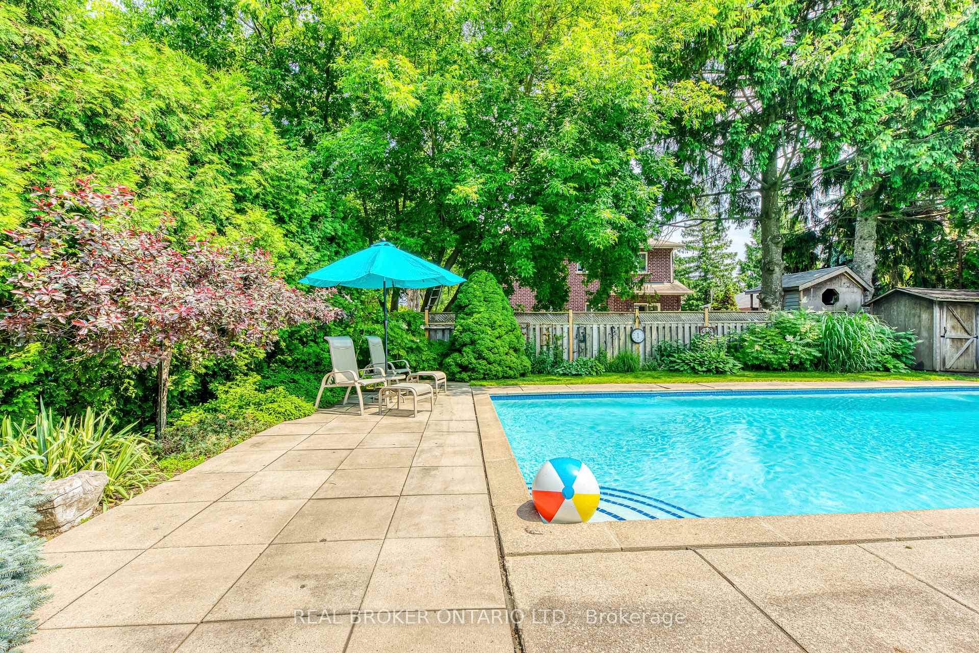 1086 Balment Avenue, Mississauga ON L5E1N8