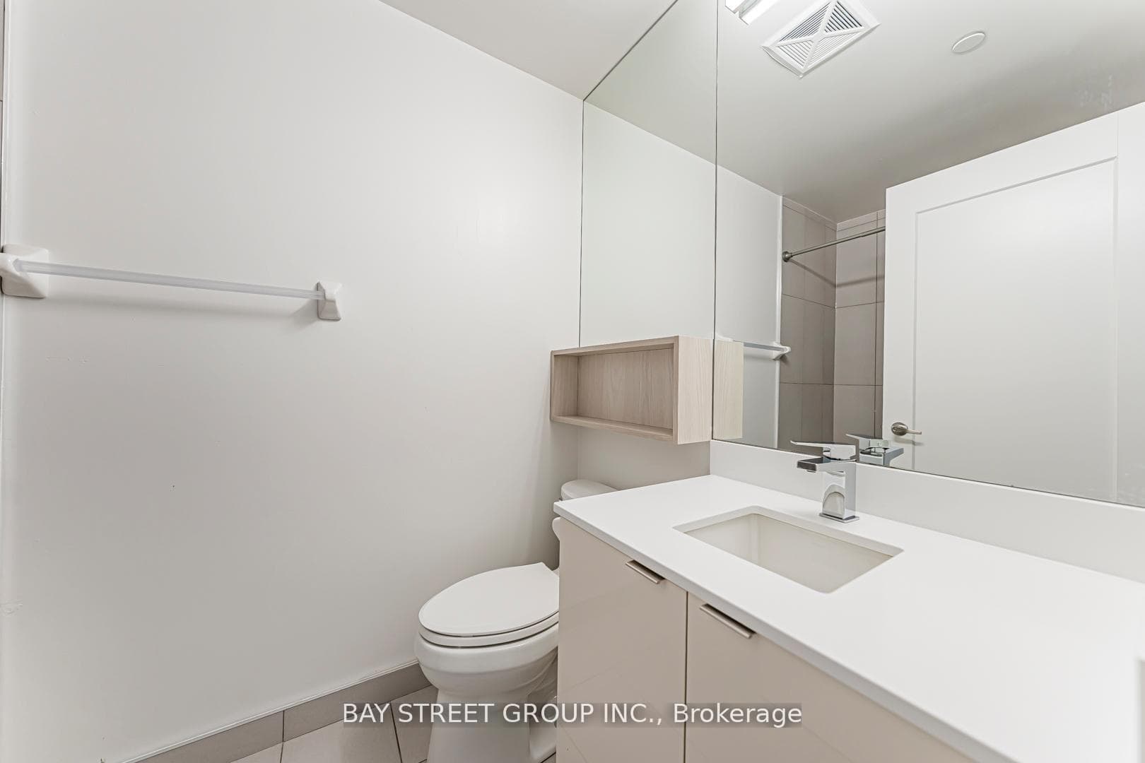 70 Princess Street Unit 1227E photo 14