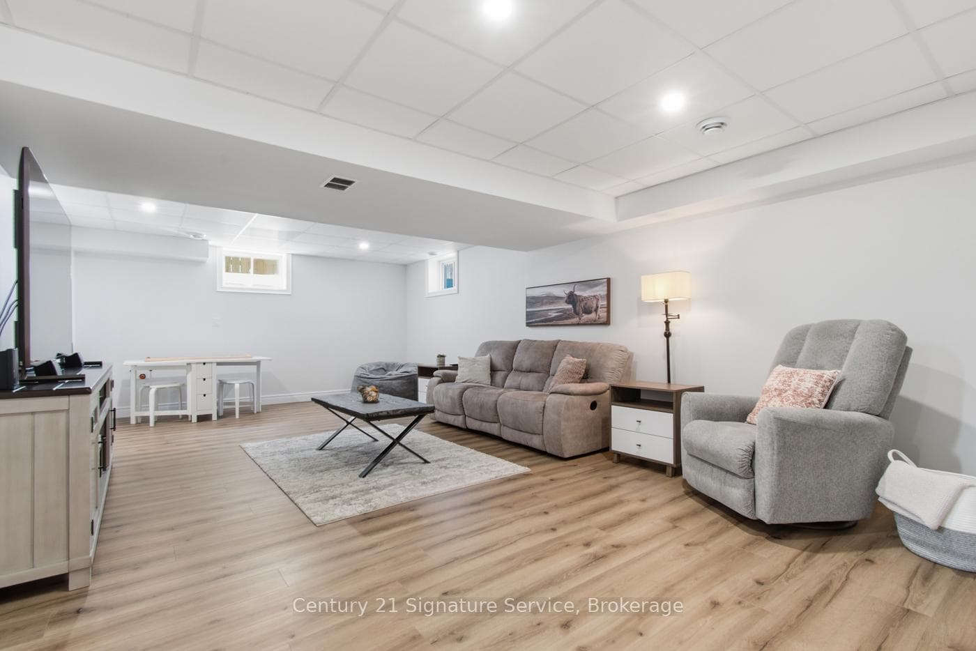 191 Hetram Court photo 32